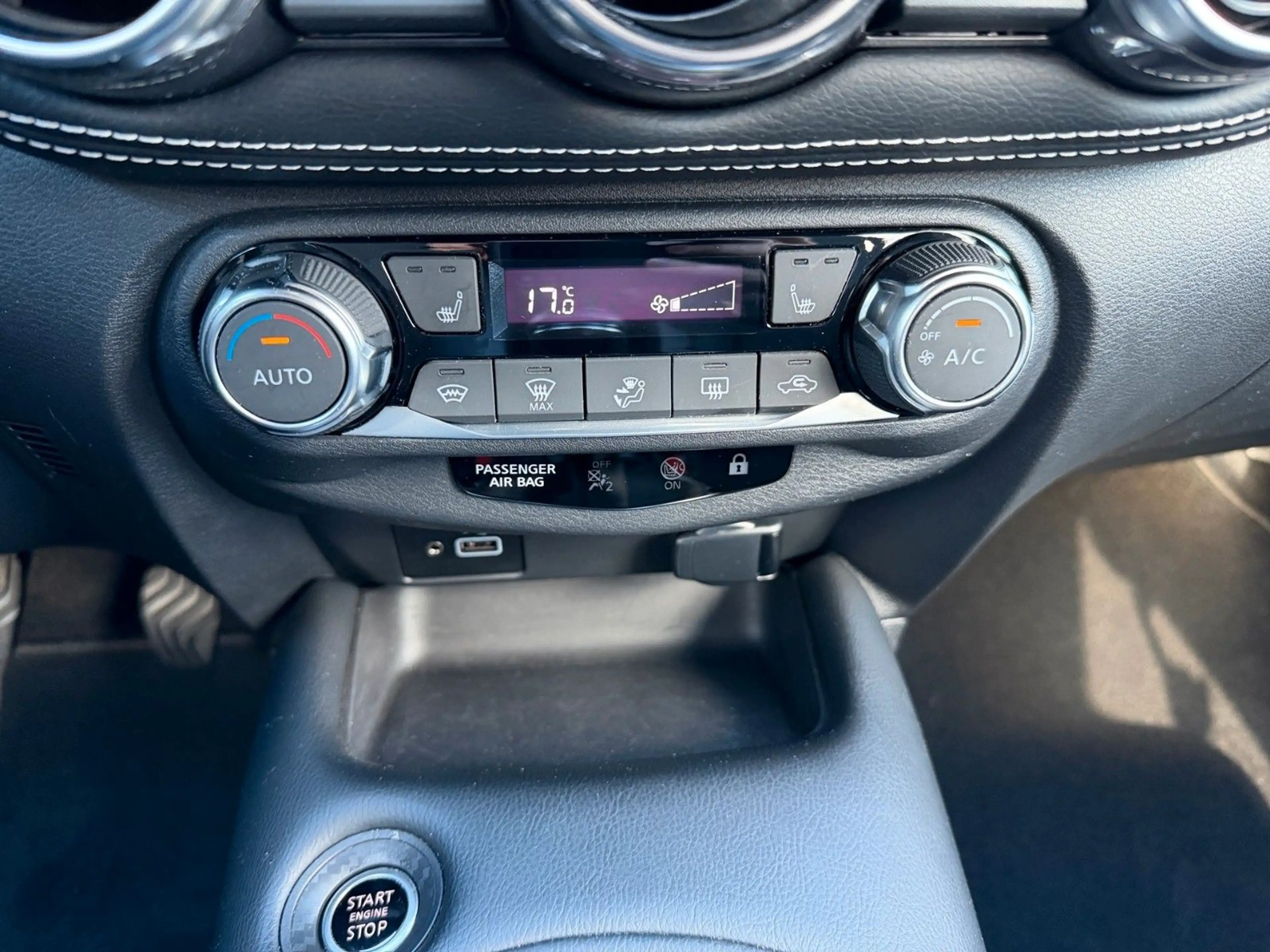 Nissan Juke 1.0 DIG-T N-Connecta 360° Navi 1.Hand — photo 12