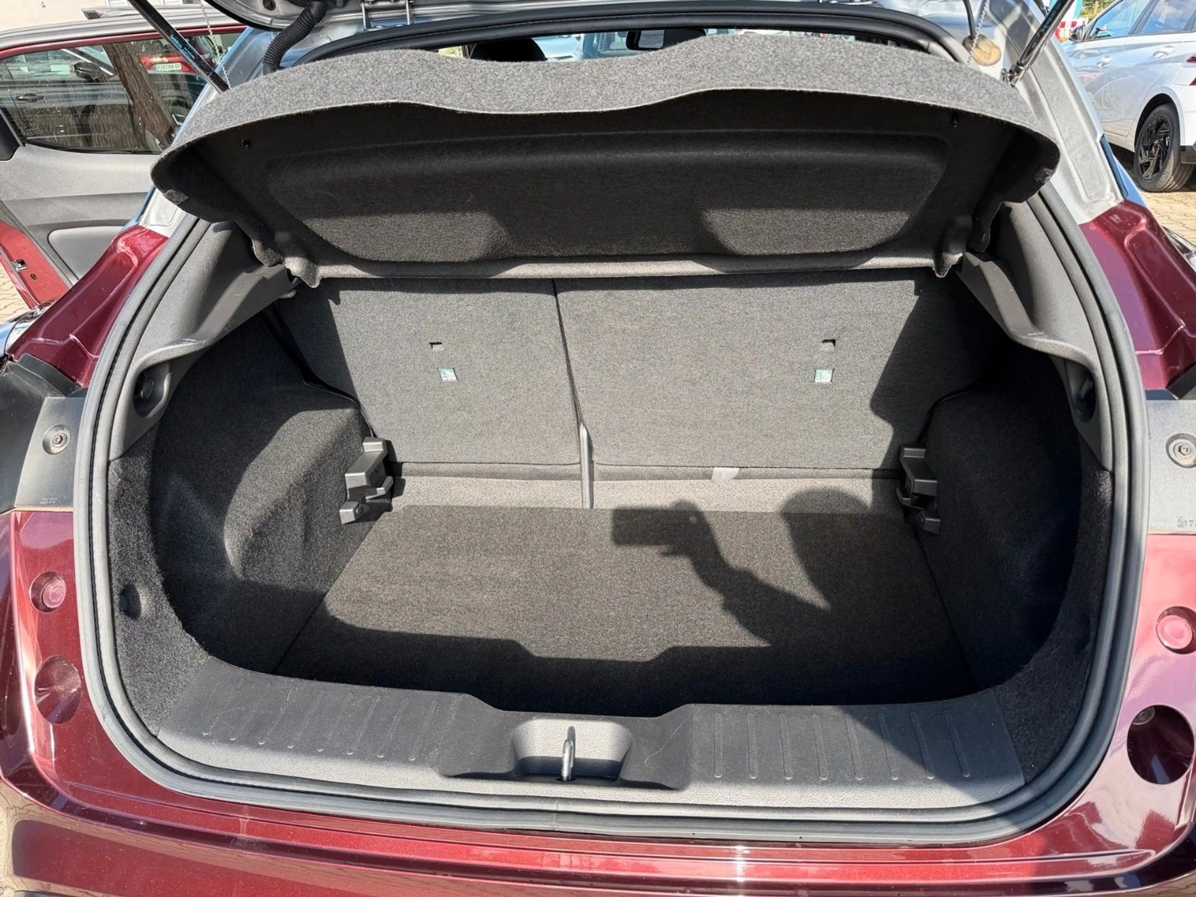 Nissan Juke 1.0 DIG-T N-Connecta 360° Navi 1.Hand — photo 8