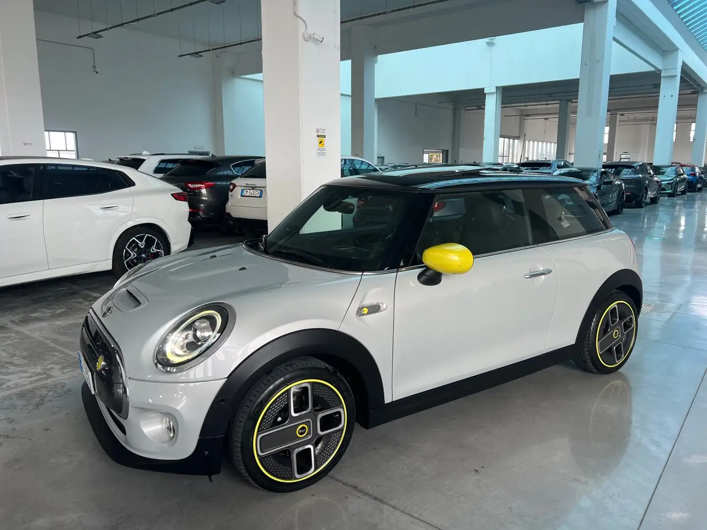 MINI Cooper SE 184cv offerta T-Stock prezzo imperdibile Silver - 2