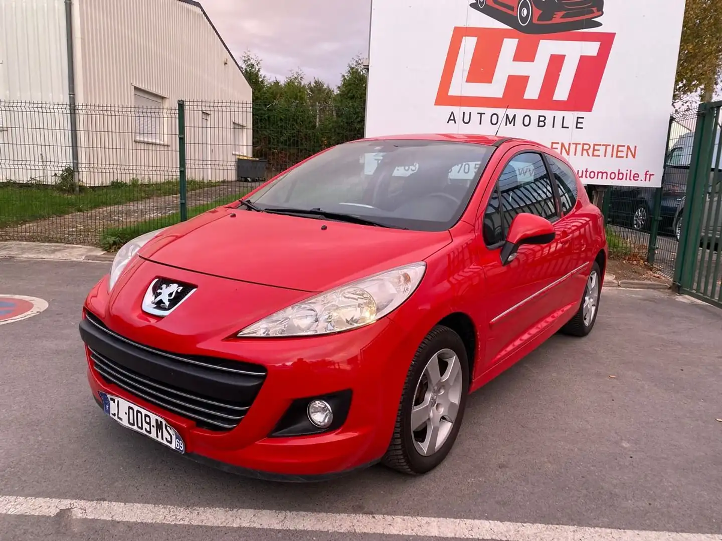 Peugeot 207 1.6 hdi 112ch Rouge - 1
