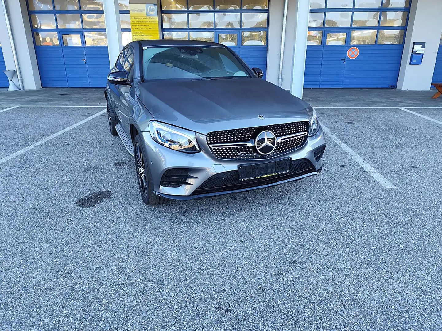 Mercedes-Benz GLC 350 e 4Matic AMG Line Grau - 2
