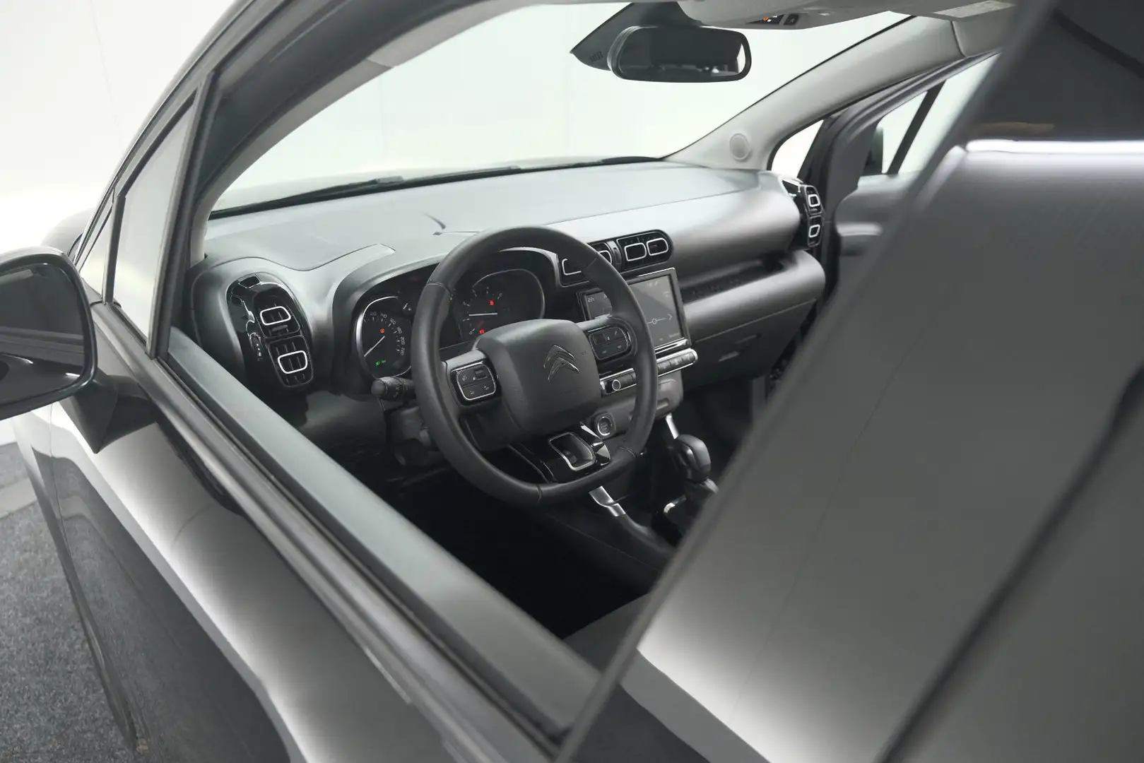 Citroen C3 Aircross PureTech 130 EAT6 Max | Camera | Navigatie | Apple Zwart - 2