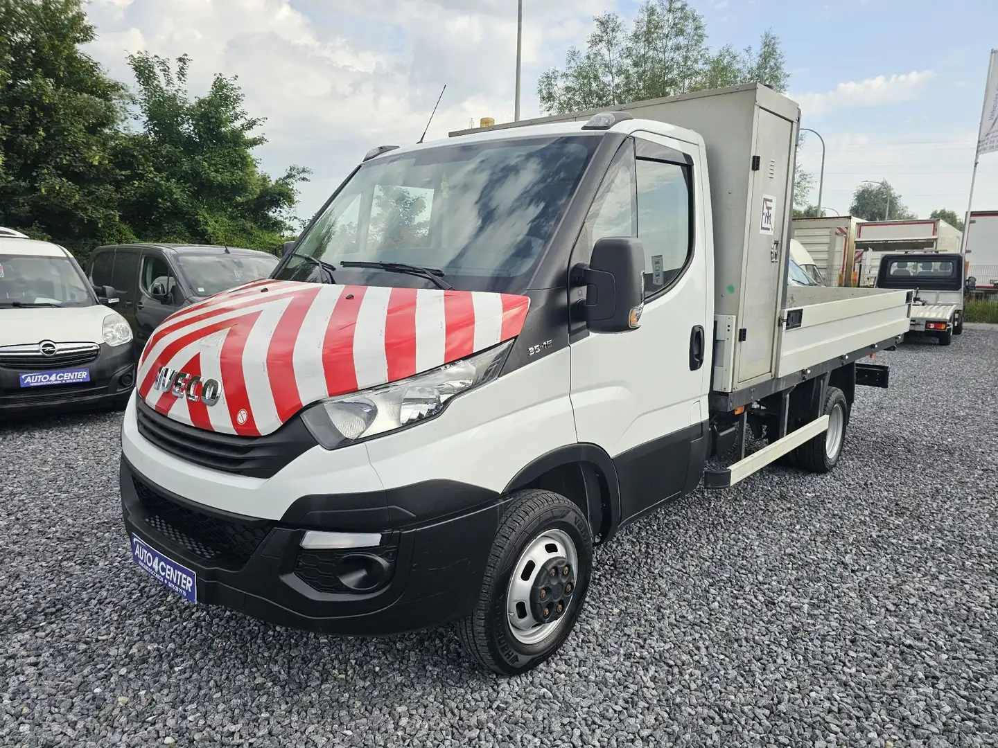 Iveco Daily 2.3D TVAC // 3 PLACES / GARANTIE 1 AN // Weiß - 1