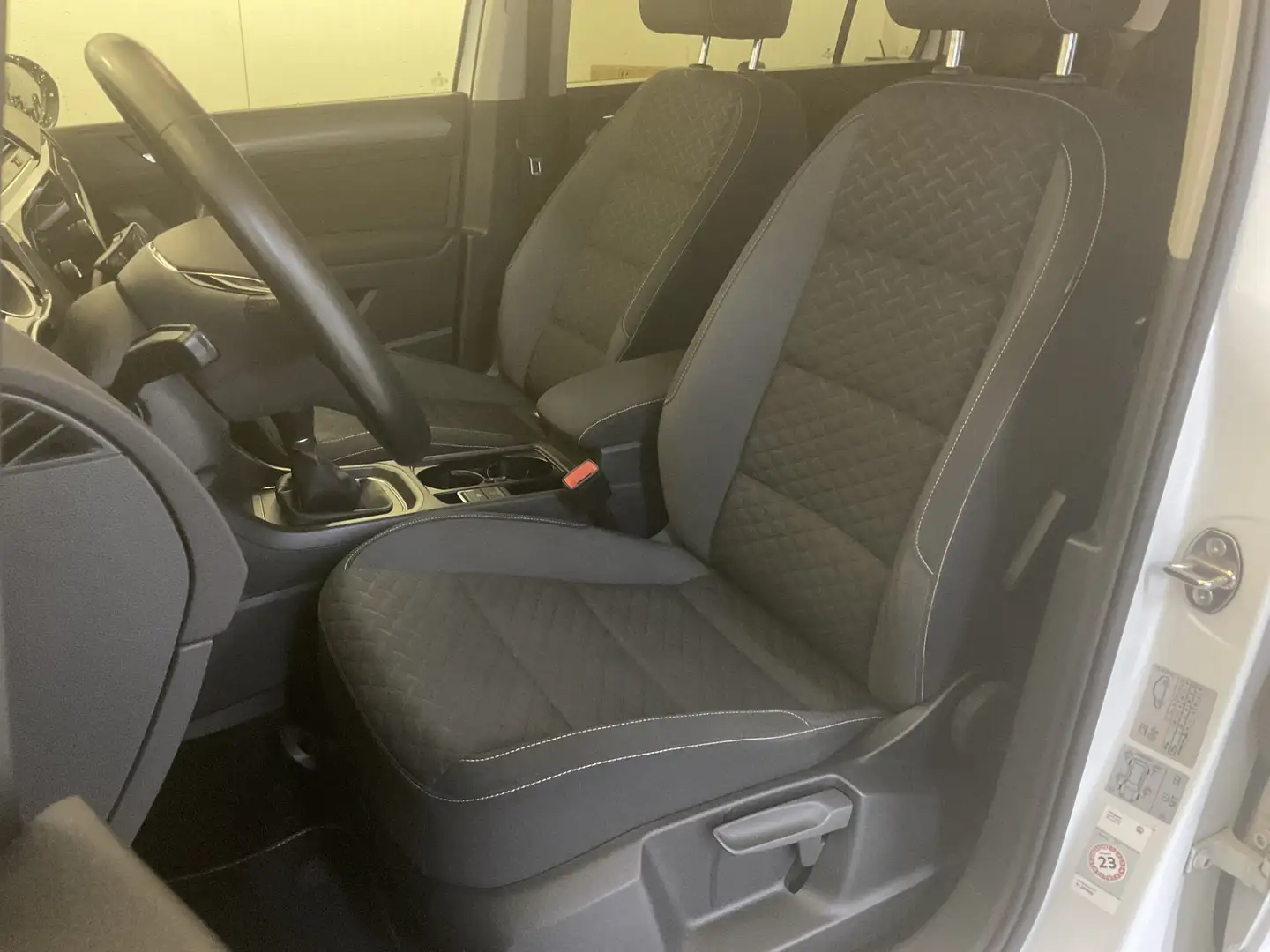 Volkswagen Touran 1,6 SCR TDI Weiß - 2