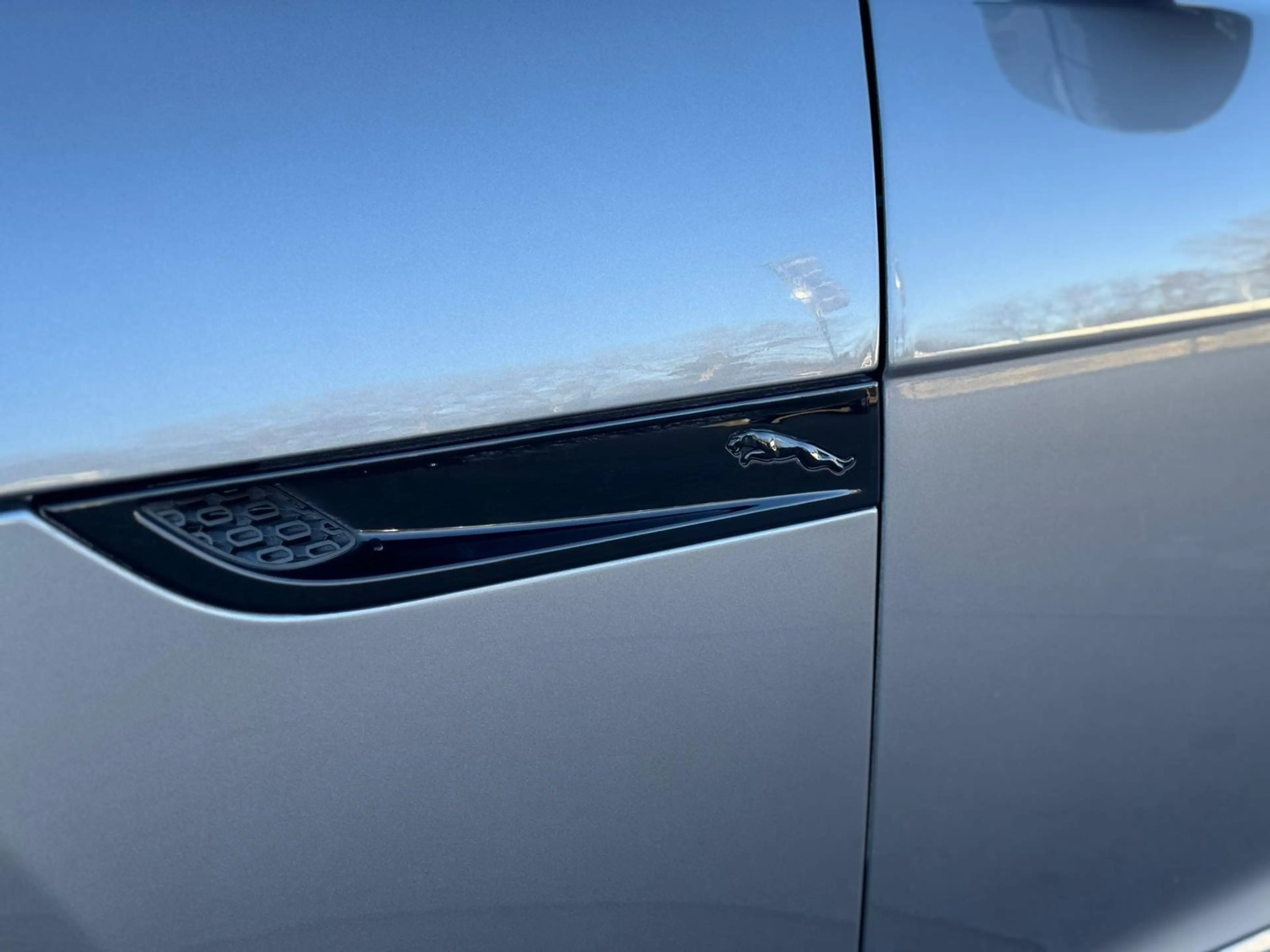 Jaguar F-Type P300 RWD R-Dynamic — photo 12