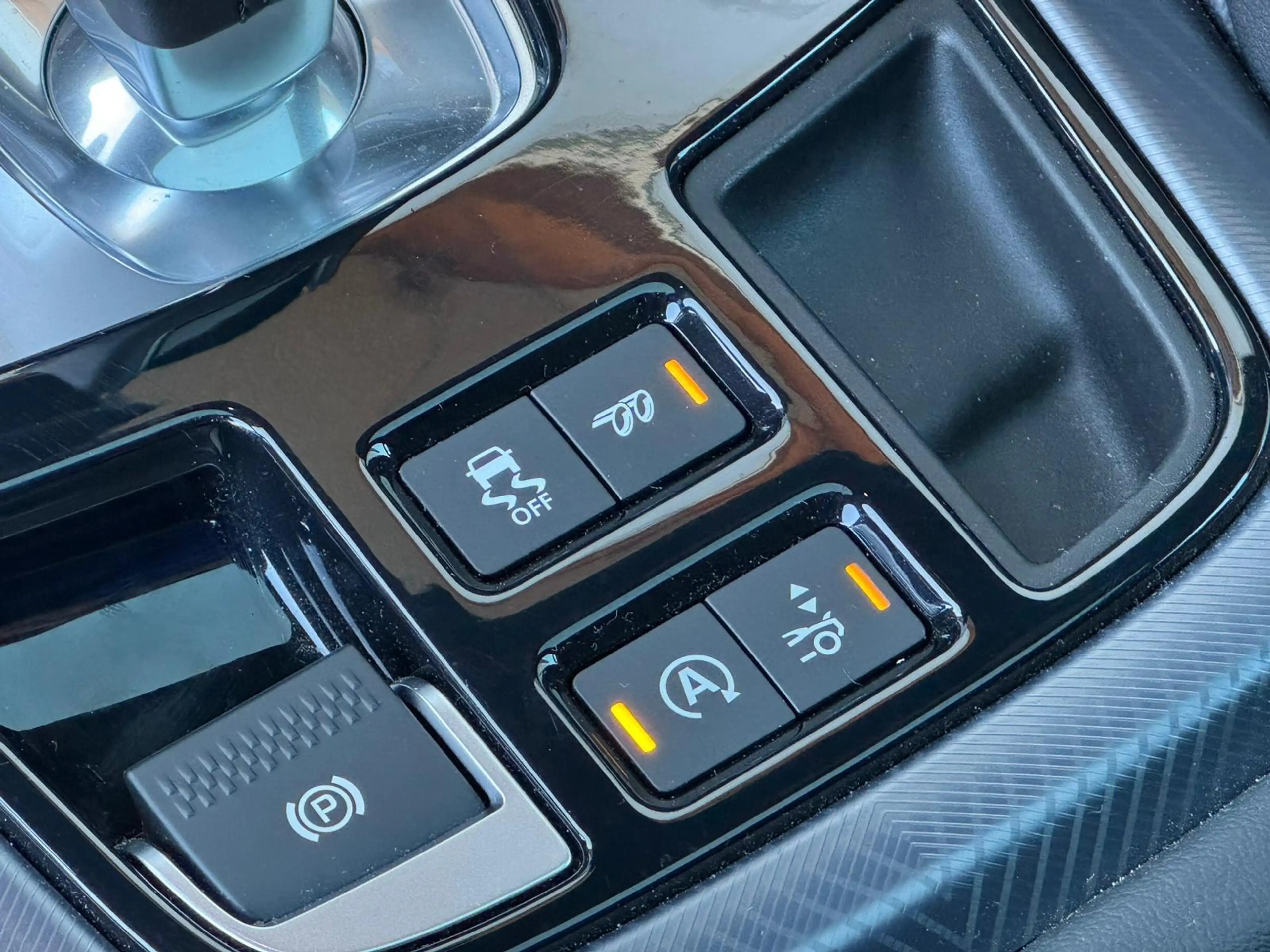 Jaguar F-Type P300 RWD R-Dynamic — photo 8