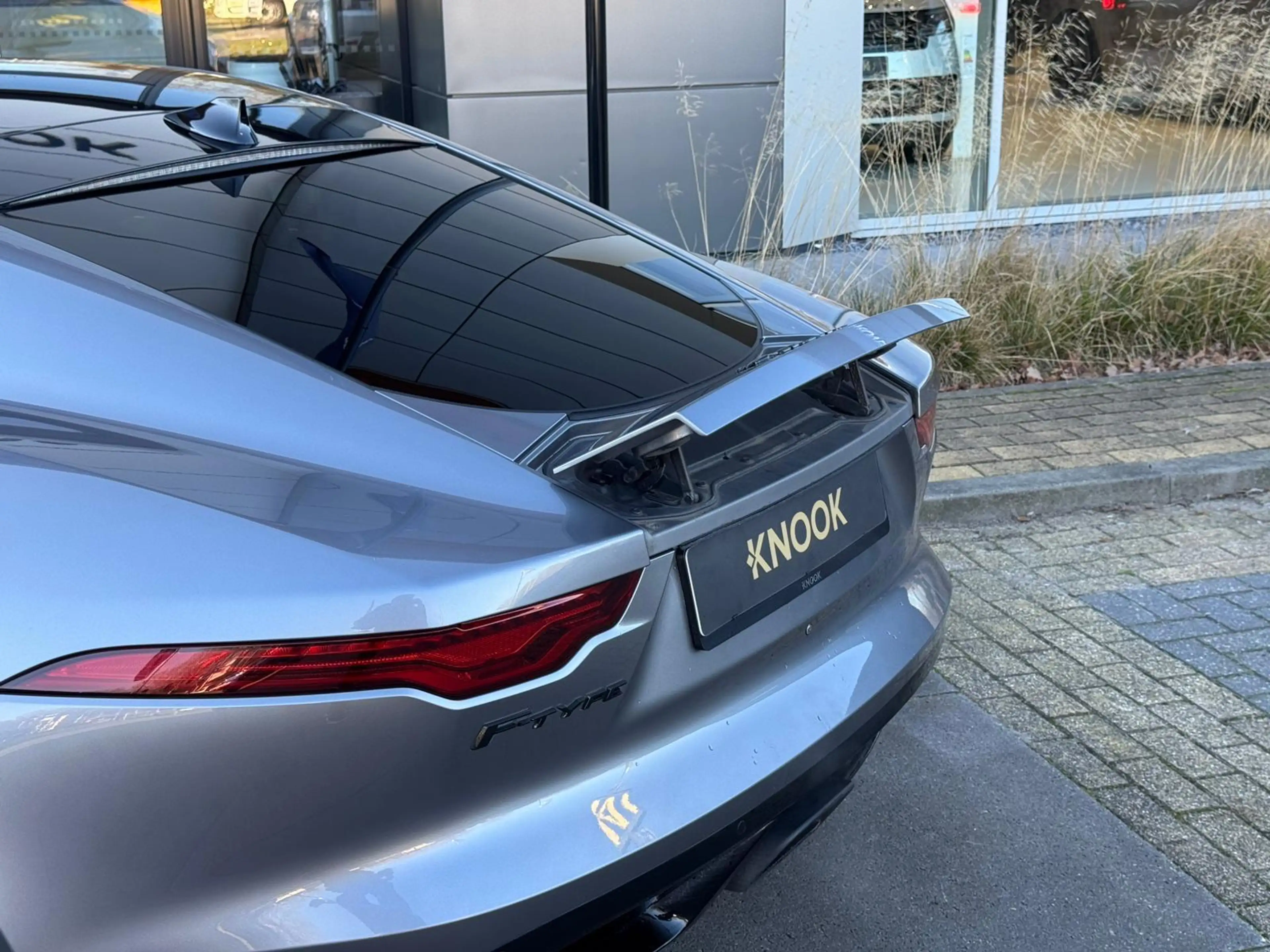 Jaguar F-Type P300 RWD R-Dynamic — photo 13