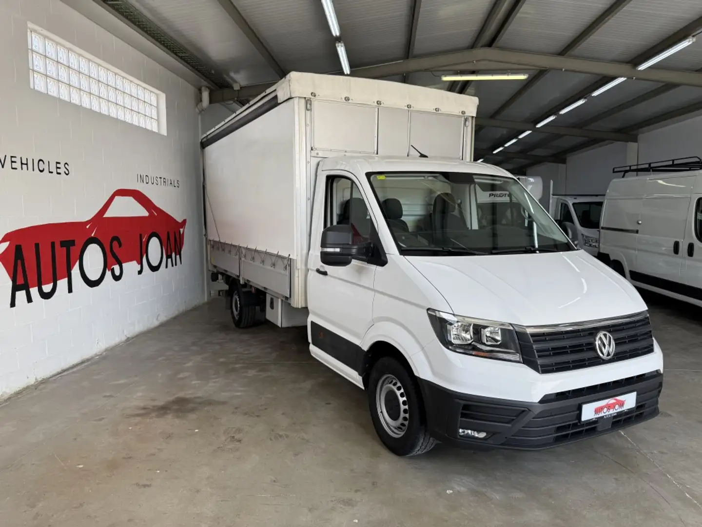 Volkswagen Crafter Ch. Cb. 2.0TDI SCR RWD 35 BL L4 103kW Wit - 1