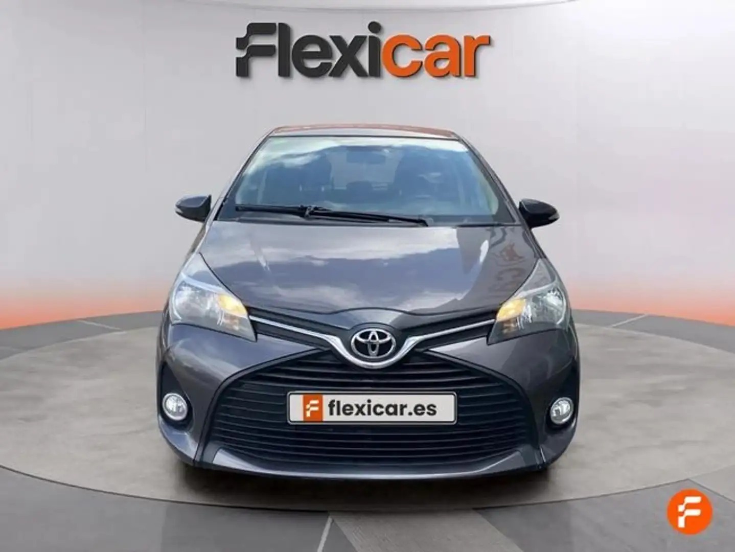 Toyota Yaris 1.0 Active Gris - 2