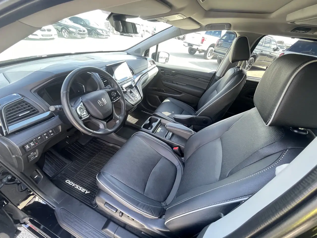 Honda Odyssey снимка Honda Odyssey