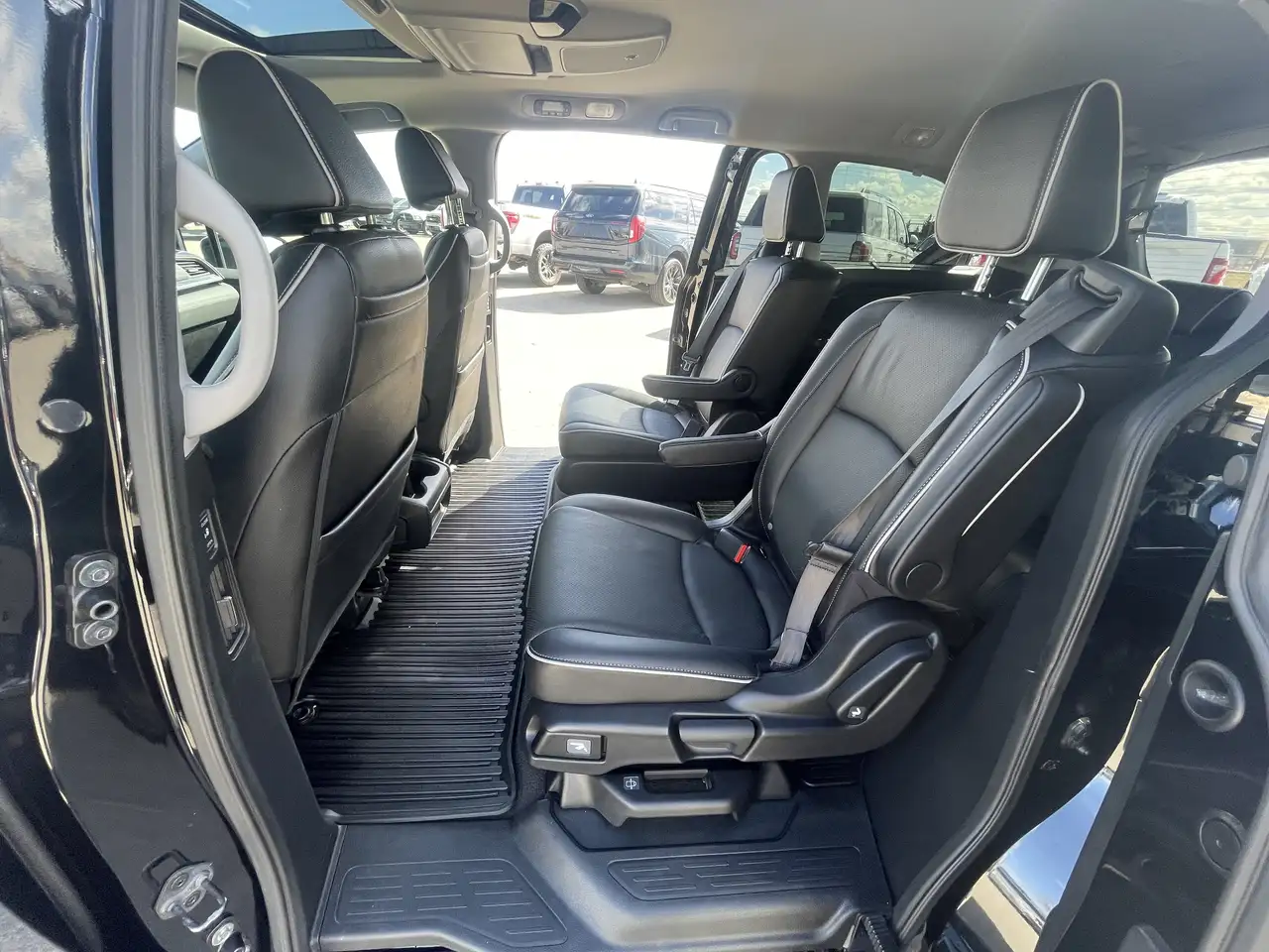 Honda Odyssey снимка Honda Odyssey
