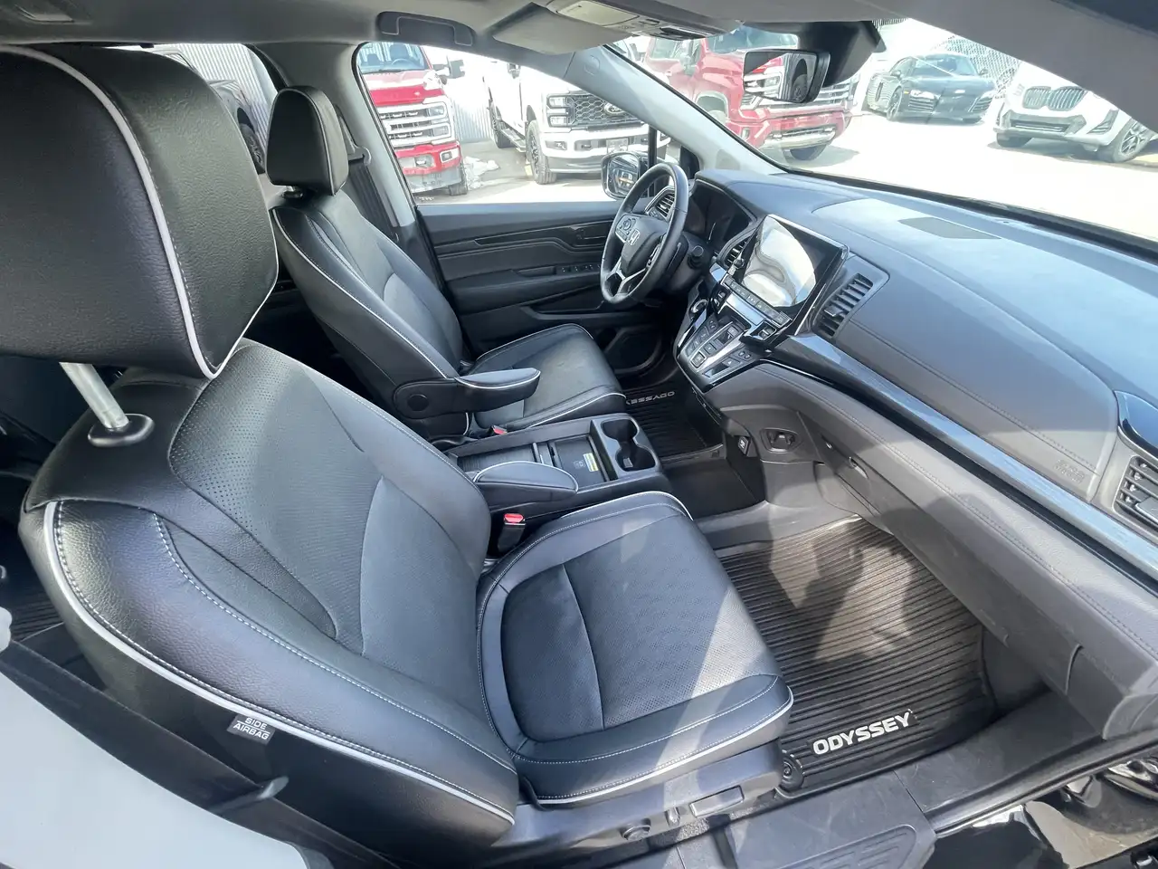 Honda Odyssey снимка Honda Odyssey