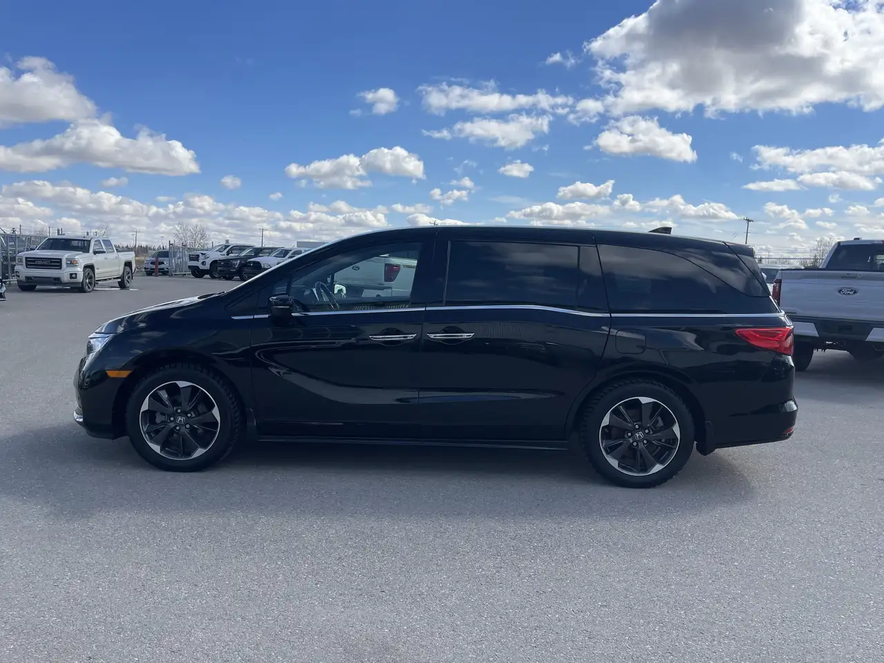 Honda Odyssey снимка Honda Odyssey