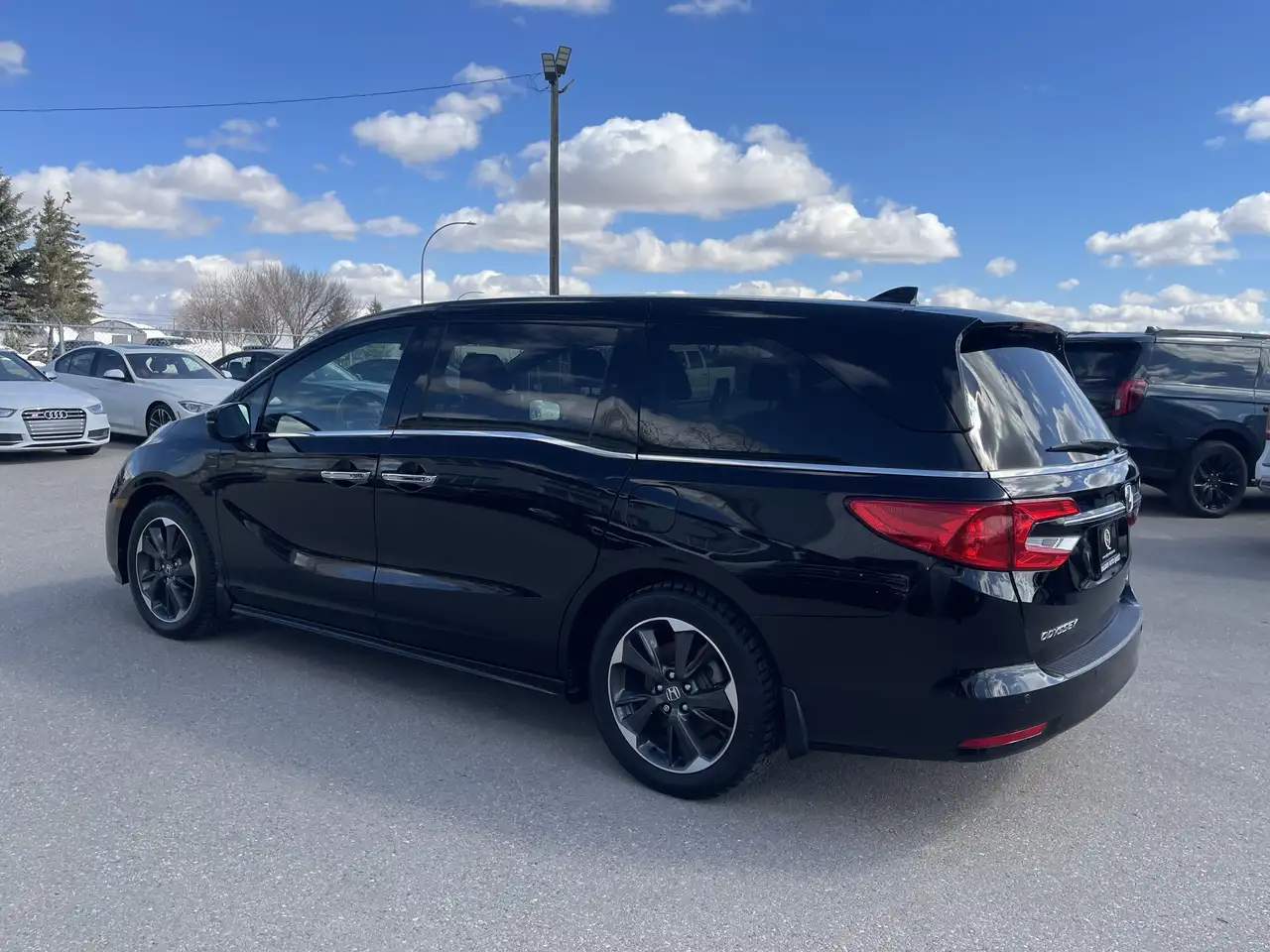 Honda Odyssey снимка Honda Odyssey