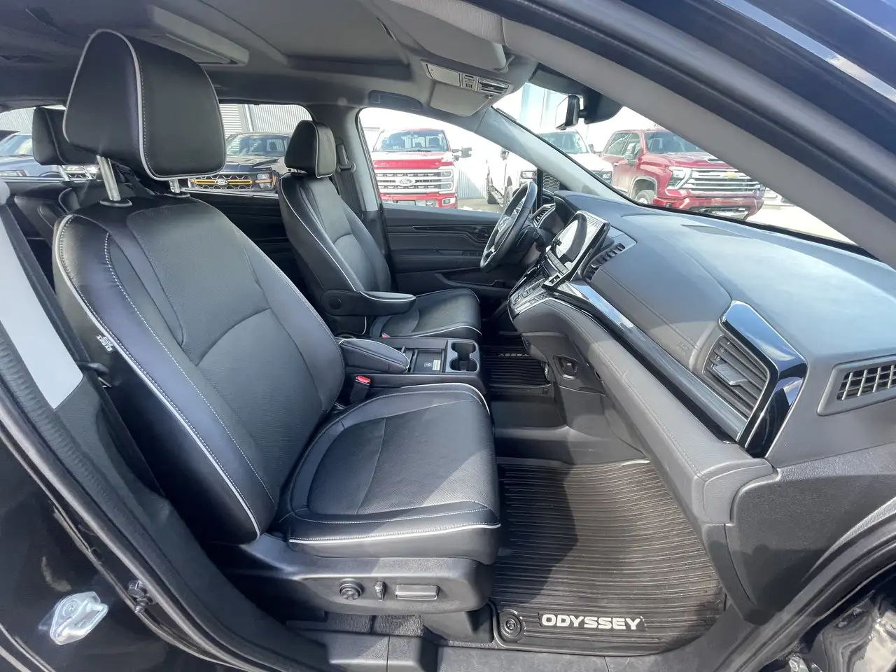 Honda Odyssey снимка Honda Odyssey