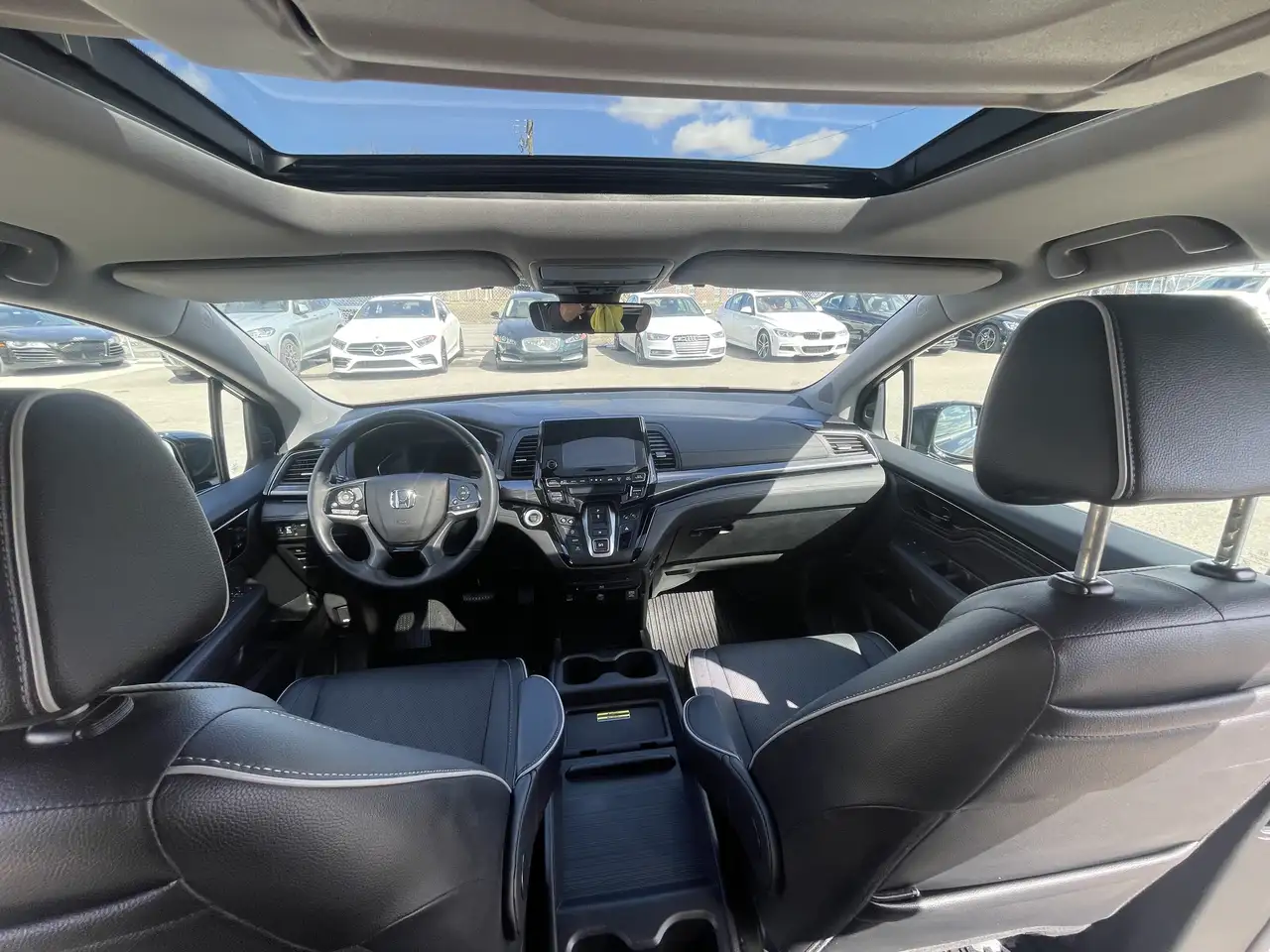 Honda Odyssey снимка Honda Odyssey