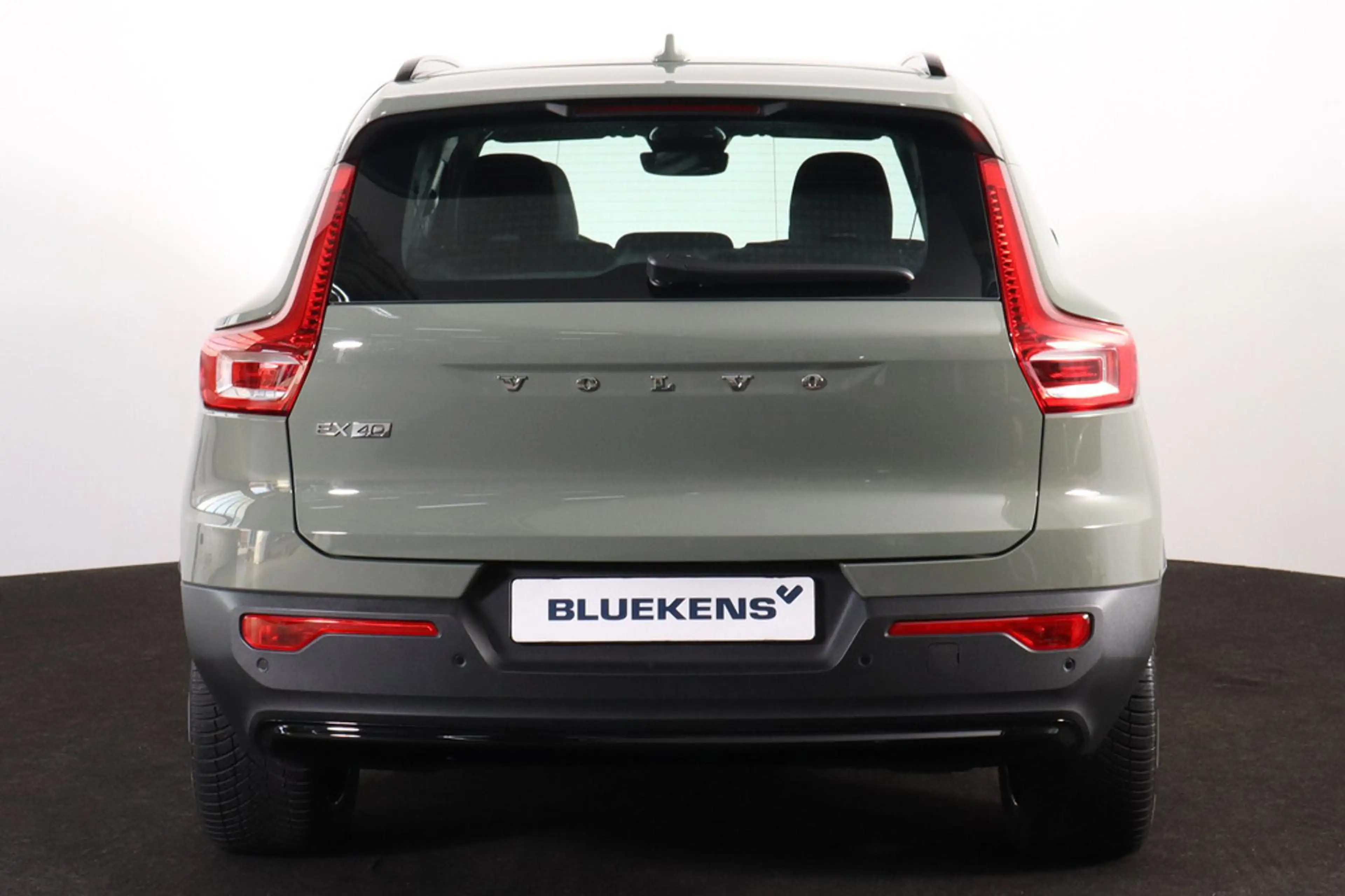 Volvo EX40 Extended Range Plus 82 kWh - IntelliSafe Assist & — photo 4