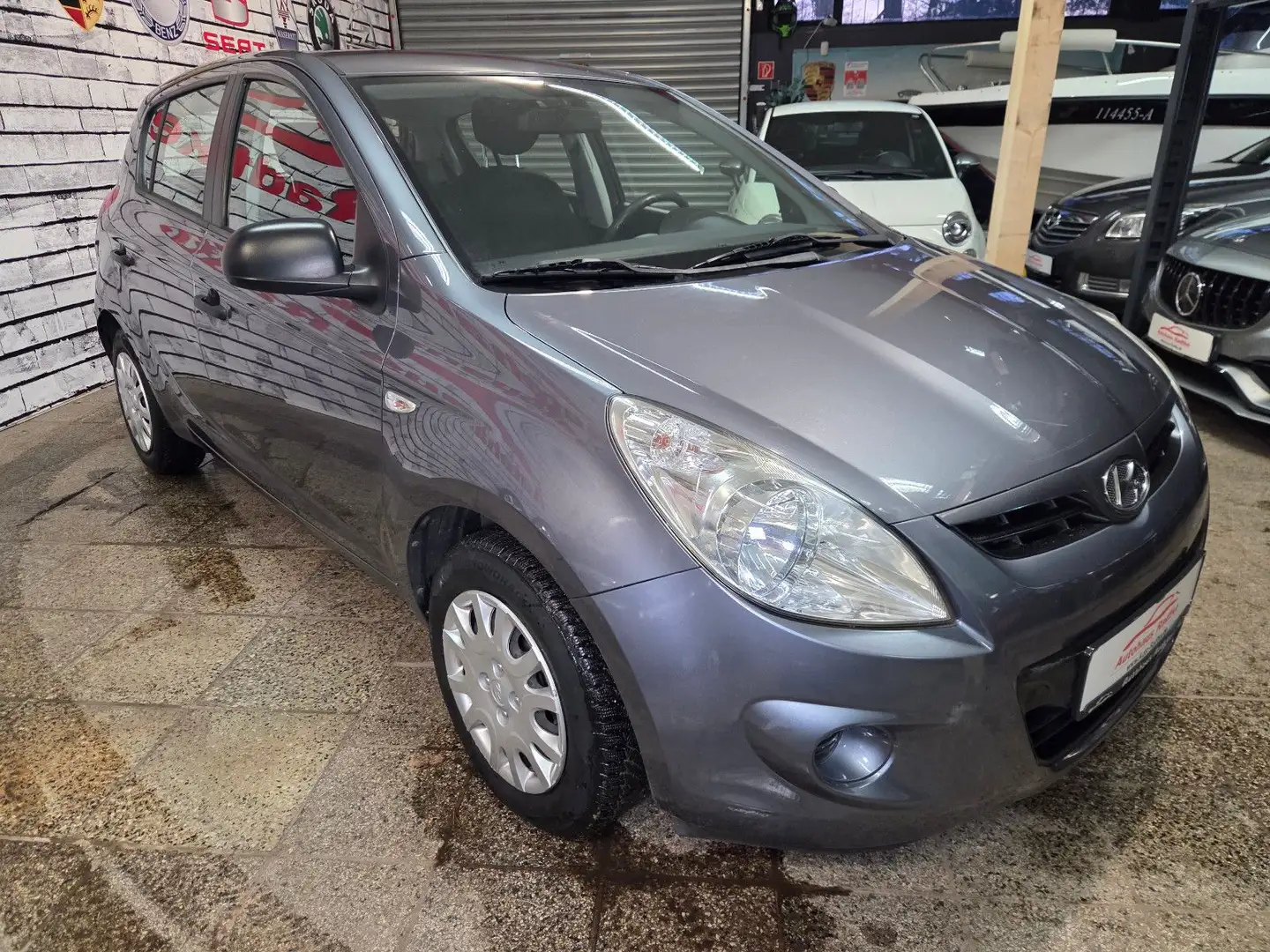 Hyundai i20 Edition 20 *Tüv & Service NEU* Grau - 2