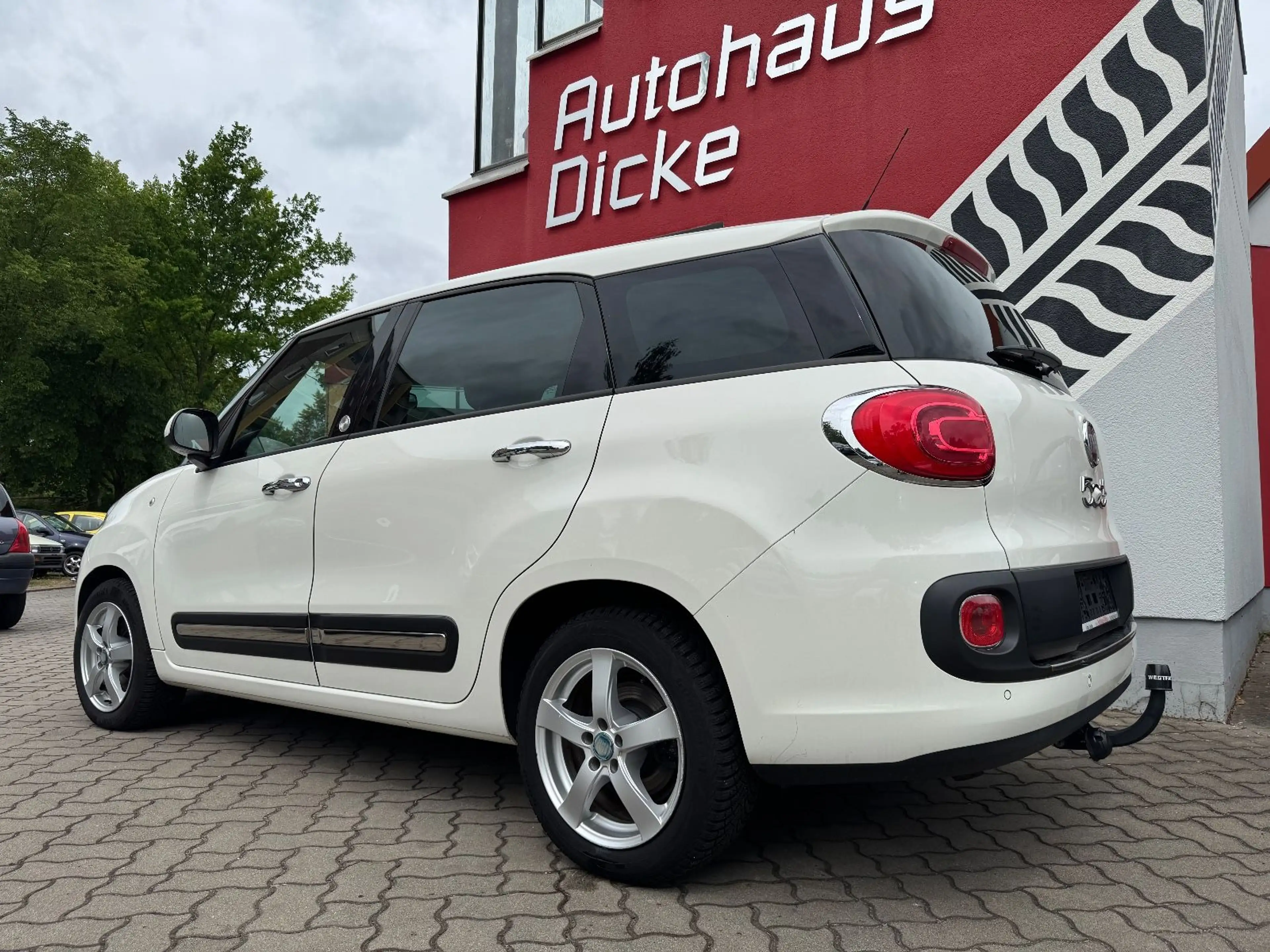 Fiat 500L Living extra lang Klimaauto Tempo Leder AHK — photo 7