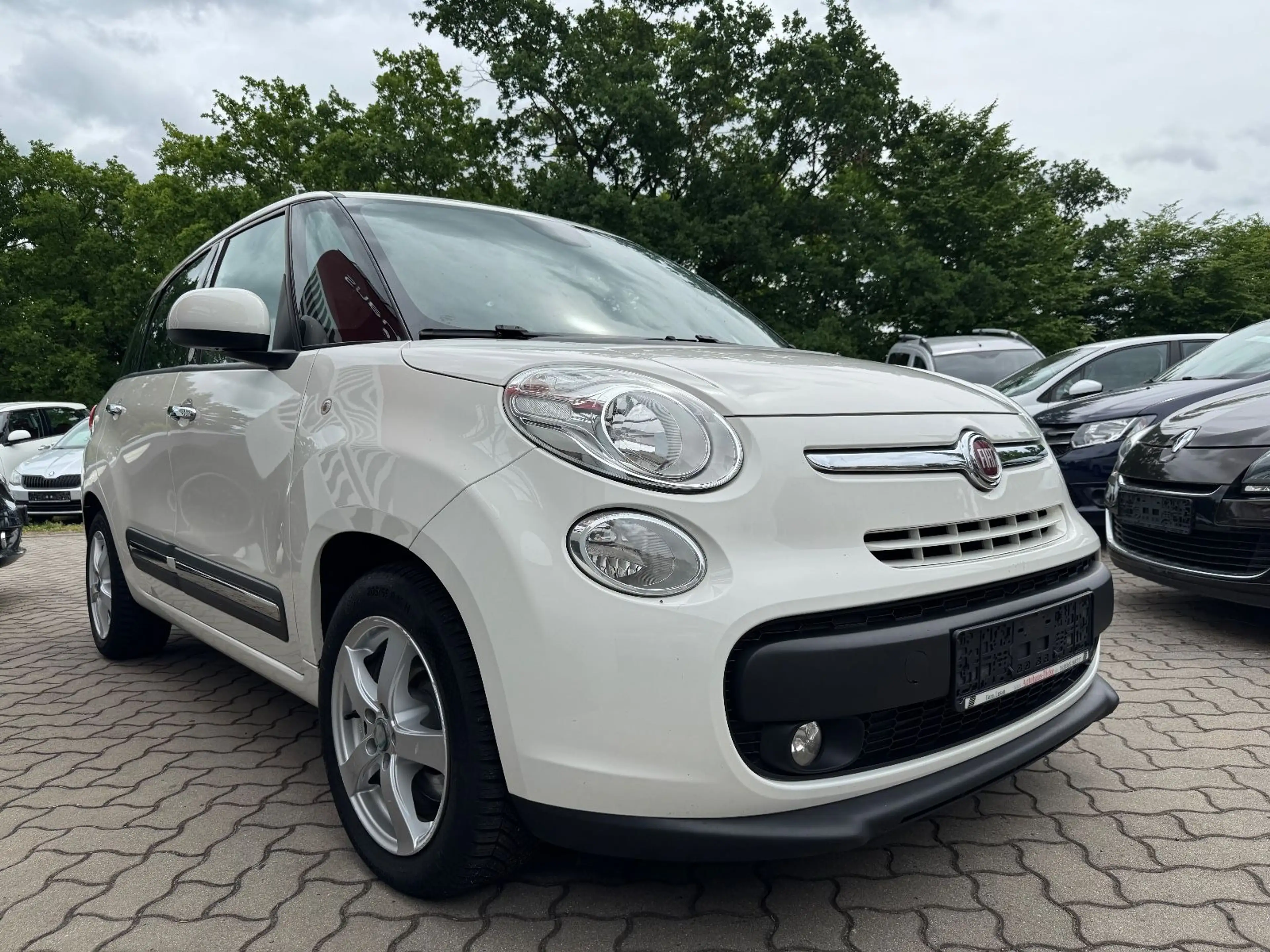 Fiat 500L Living extra lang Klimaauto Tempo Leder AHK — photo 4