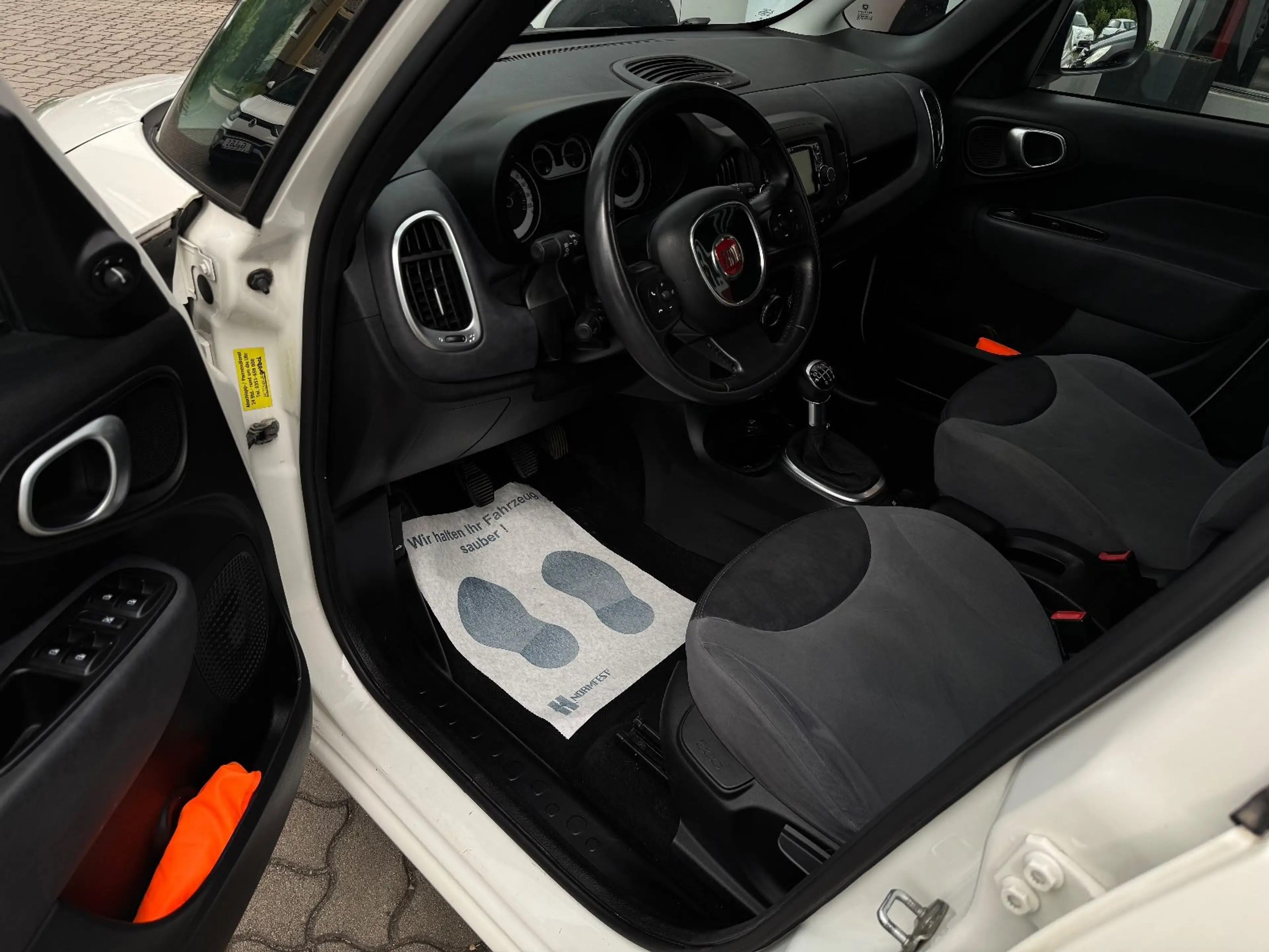 Fiat 500L Living extra lang Klimaauto Tempo Leder AHK — photo 14