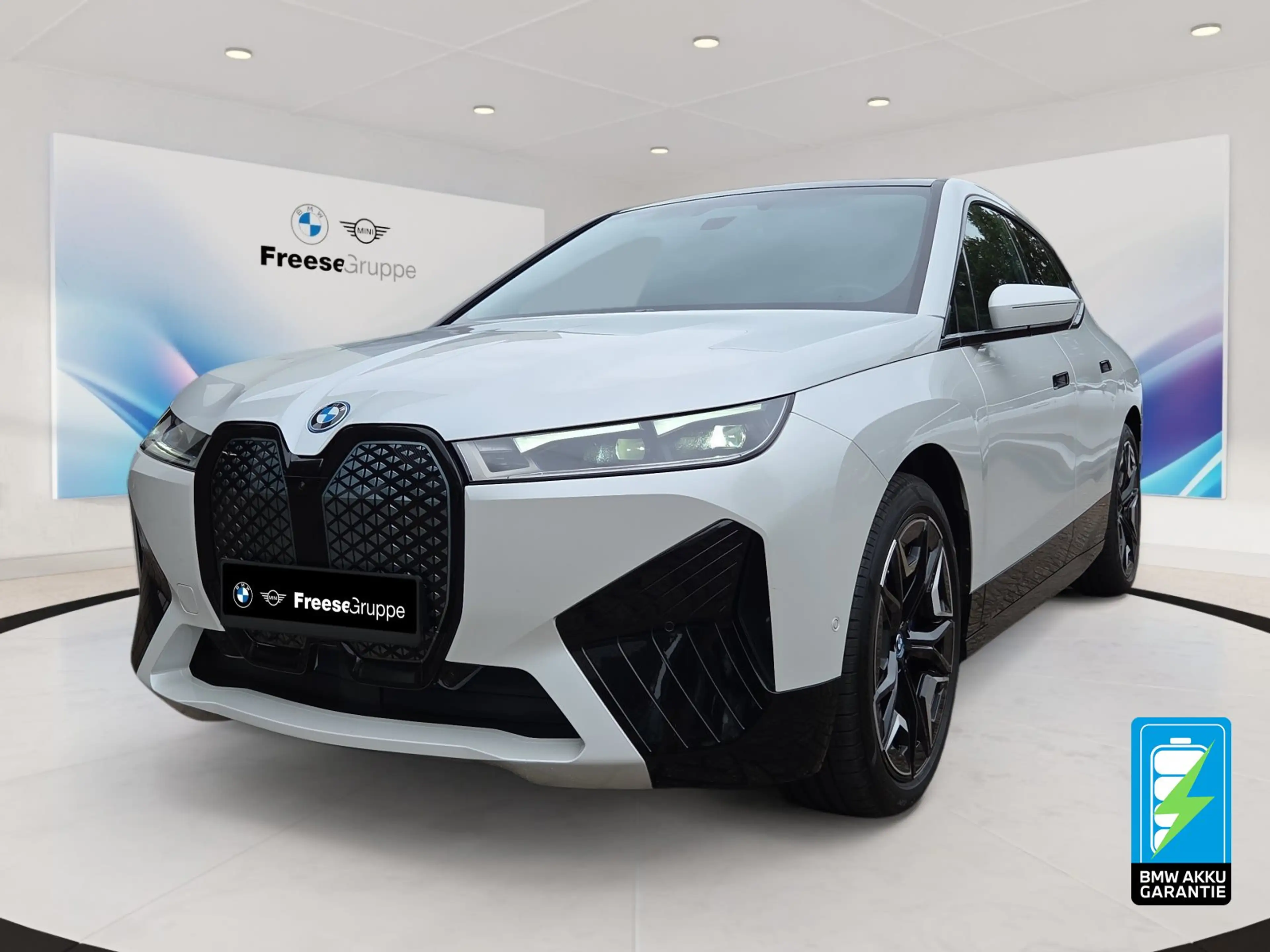 BMW iX xDrive40 AHK Laser 360° STANDHZ HEAD-UP PANO