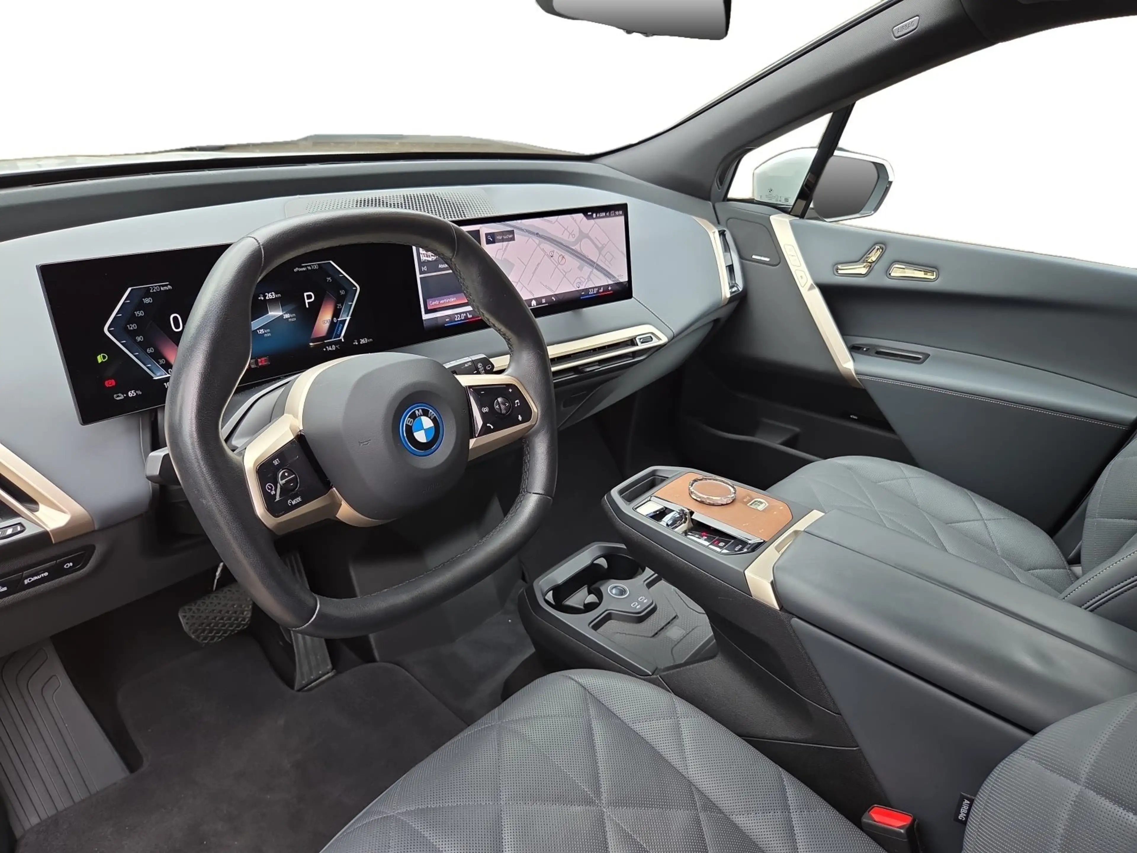 BMW iX xDrive40 AHK Laser 360° STANDHZ HEAD-UP PANO — photo 14
