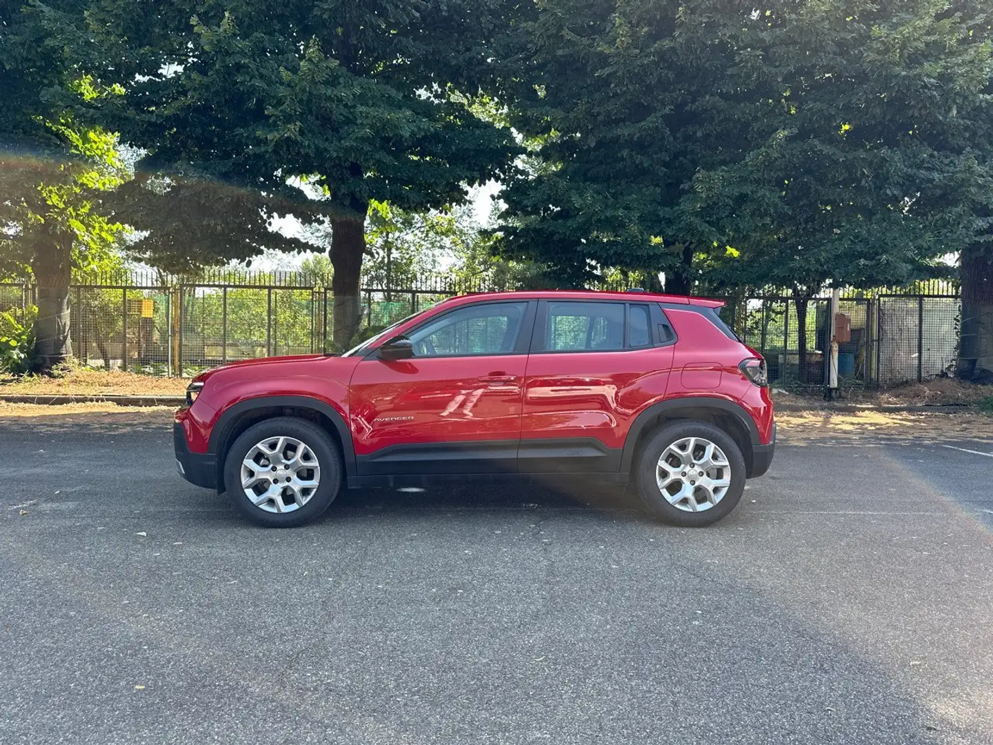 Jeep Avenger 1.2 Turbo Altitude Červená - 2