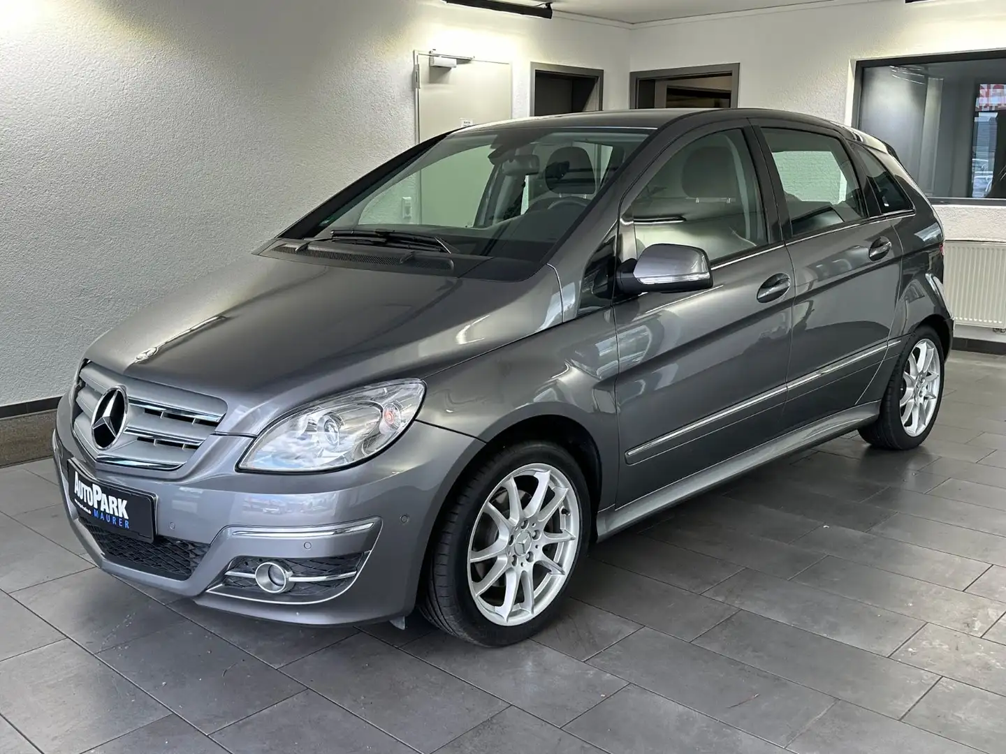 Mercedes-Benz B 200 Sport*Teilleder*SHZ*AHK* Grau - 1