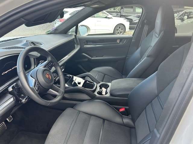 Imagine Porsche Cayenne Cayenne GTS Coupe Tiptronic S