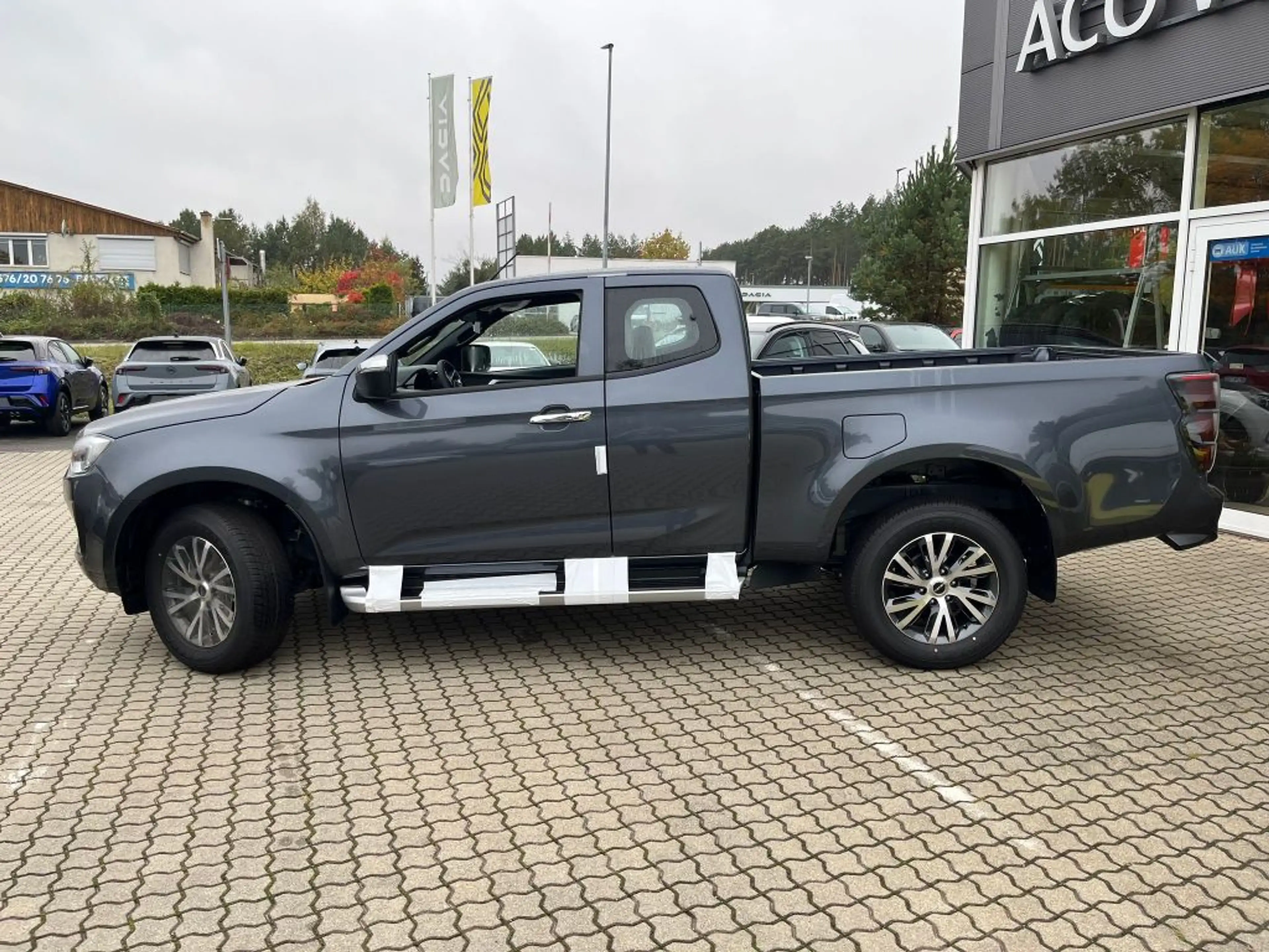 Isuzu D-Max Space Cab 4WD Autm. LSE — photo 2
