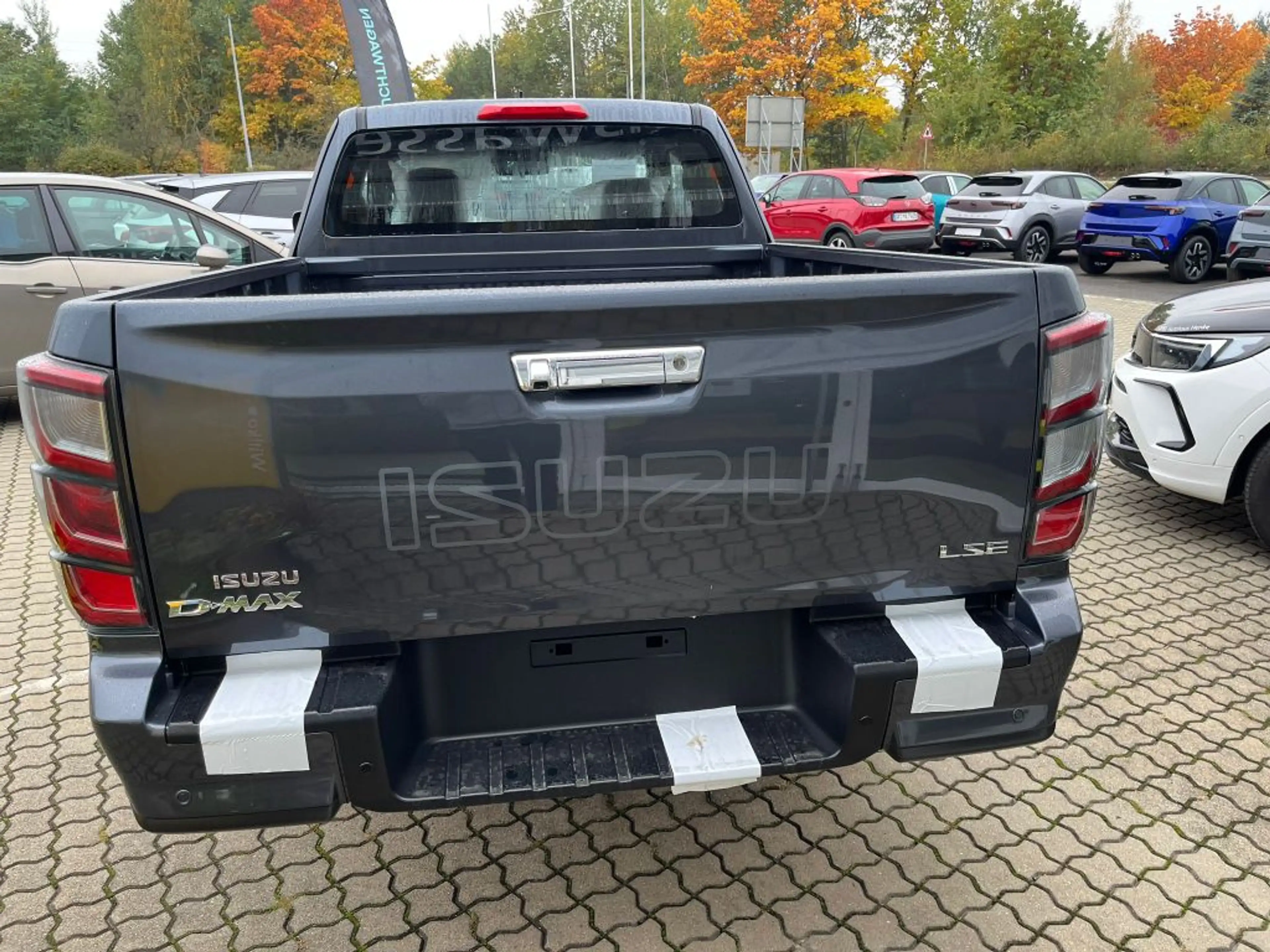 Isuzu D-Max Space Cab 4WD Autm. LSE — photo 3