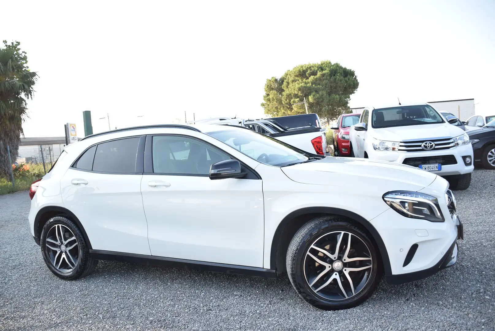 Mercedes-Benz GLA 220 D 4X4 4MATIC 170CV AUTOM NAVI ADAS SENSORI CAM LED Bianco - 2