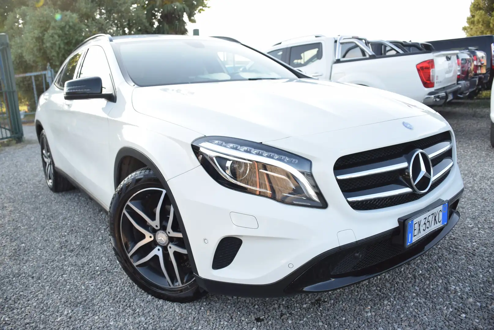 Mercedes-Benz GLA 220 D 4X4 4MATIC 170CV AUTOM NAVI ADAS SENSORI CAM LED Bianco - 1