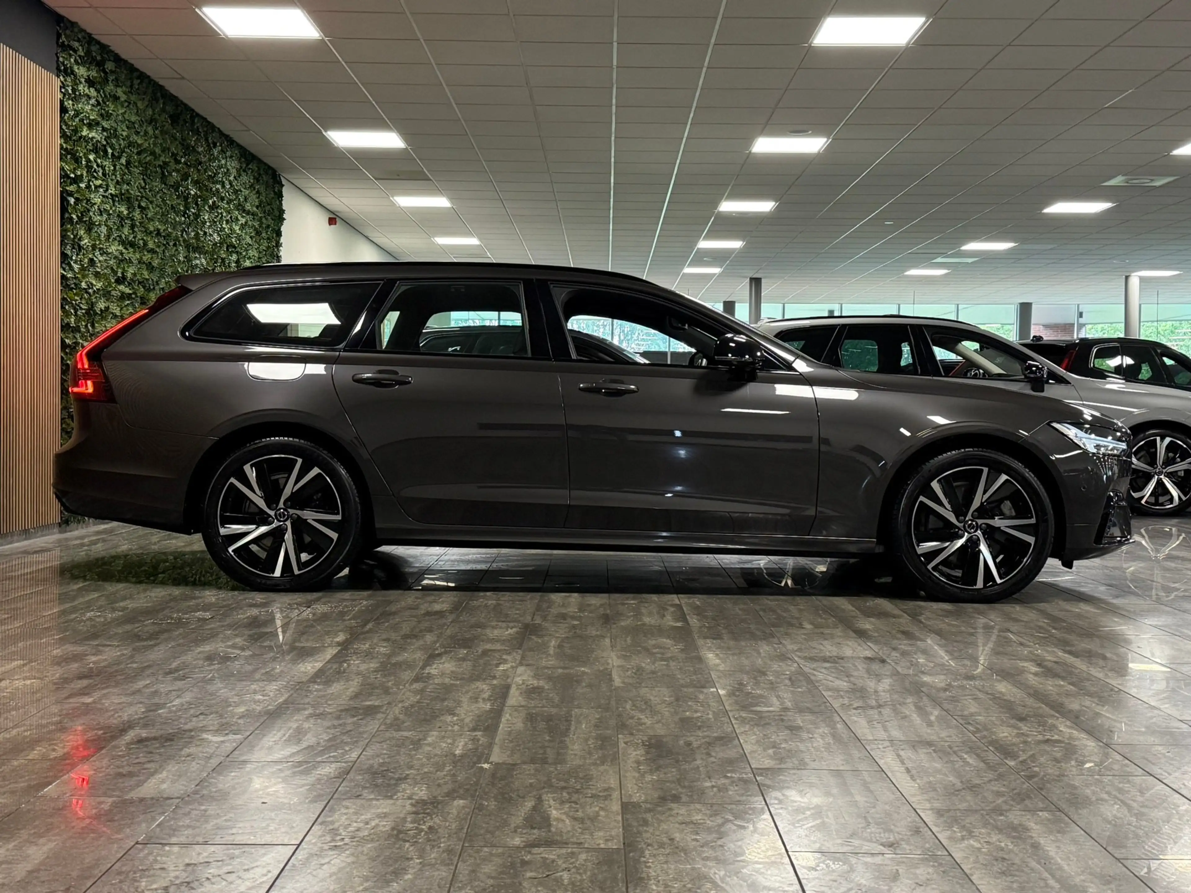 Volvo V90 T6 AWD Recharge Plus Dark Long Range | Luchtvering — photo 5