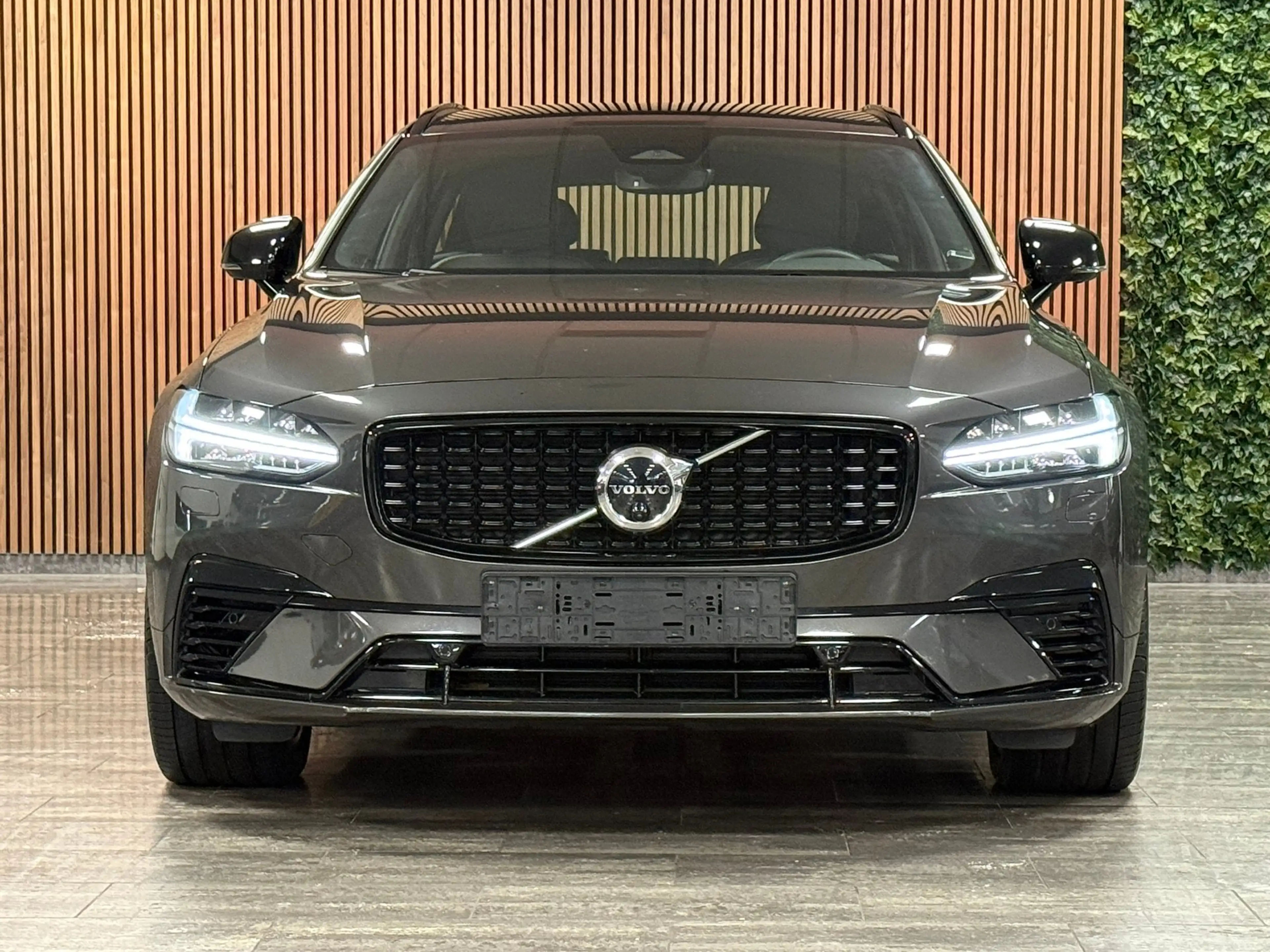 Volvo V90 T6 AWD Recharge Plus Dark Long Range | Luchtvering — photo 2