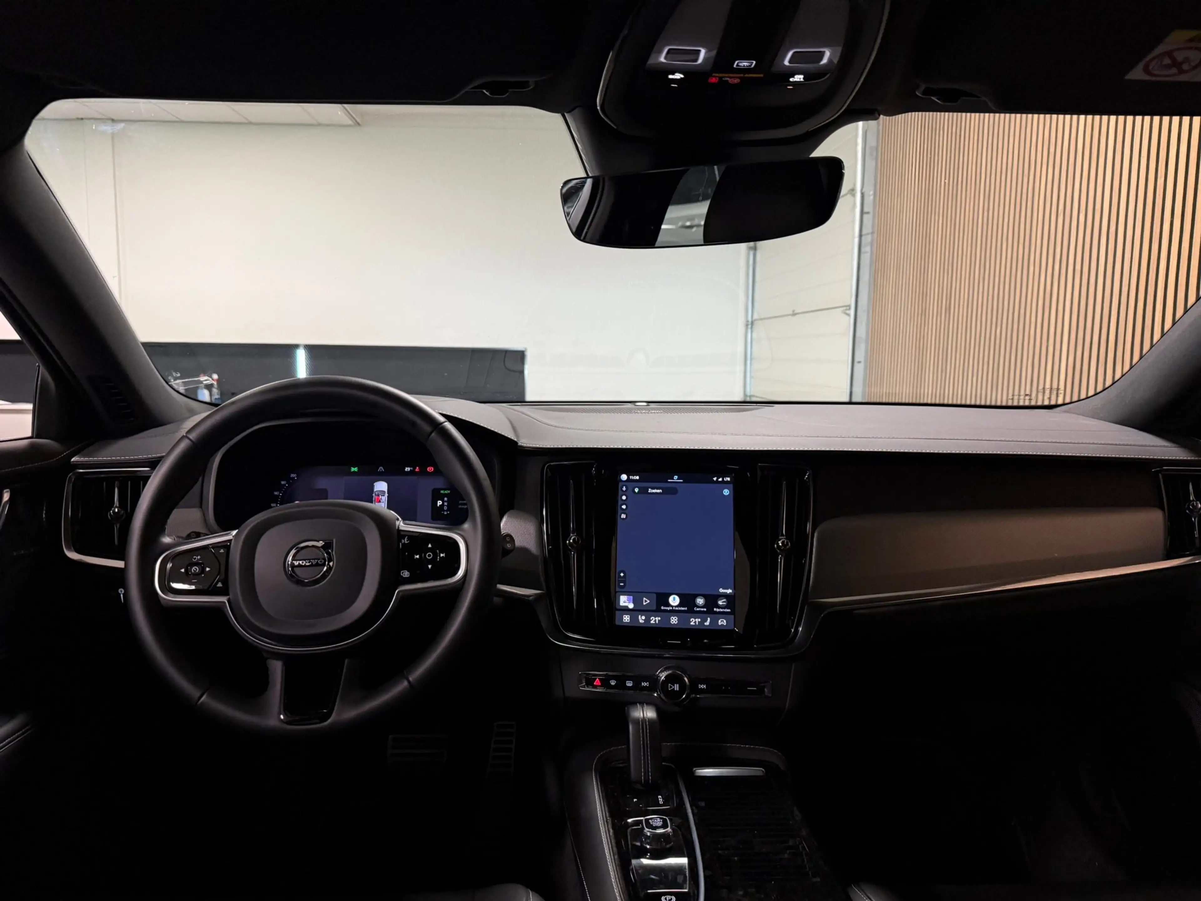 Volvo V90 T6 AWD Recharge Plus Dark Long Range | Luchtvering — photo 15