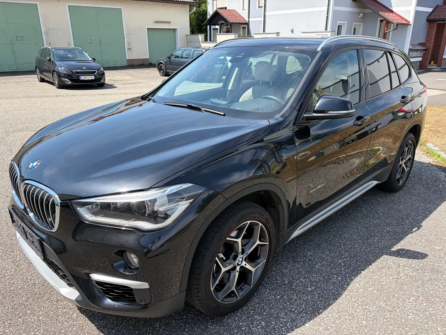BMW X1 X1 xDrive 20d Aut. Schwarz - 1