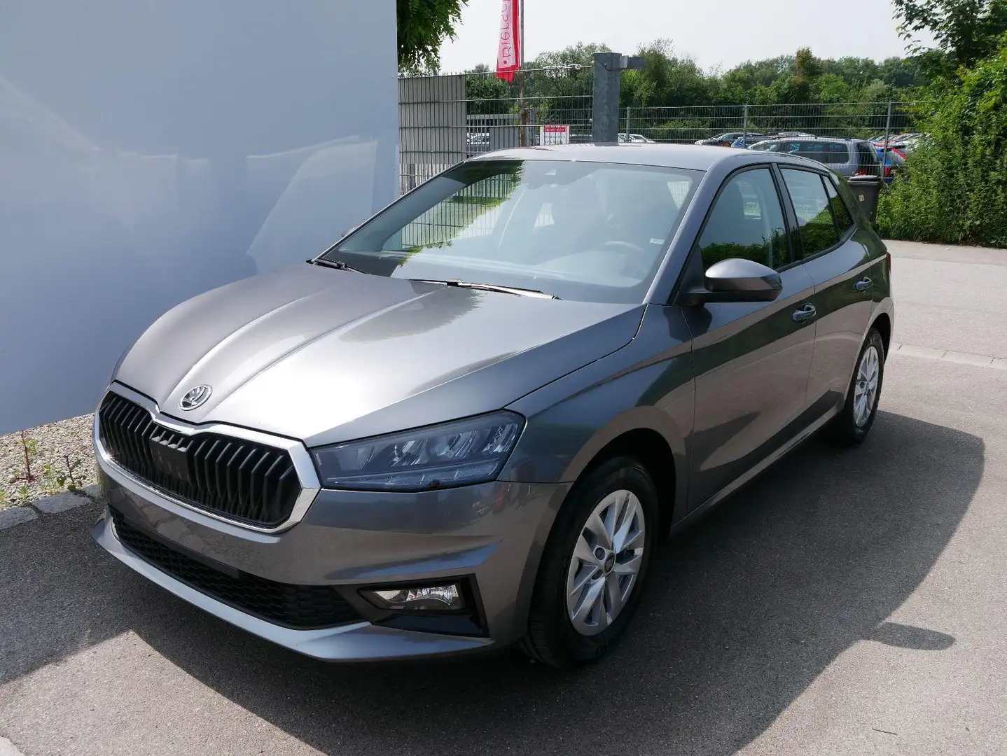 Skoda Fabia 130 Jahre 1,0 MPI*LED*PDC HI.*RFK*APP-CONNECT*S... Grau - 1