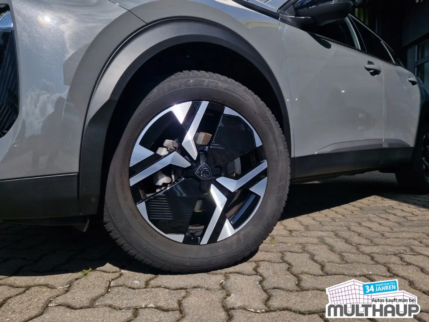 Peugeot 2008 Allure PureTech 100 LED PDC Grijs - 2