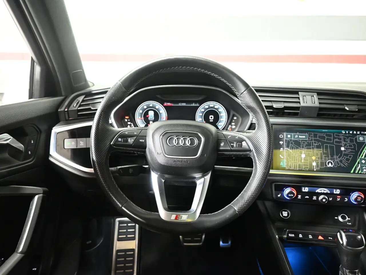 Audi Q3 снимка Audi Q3