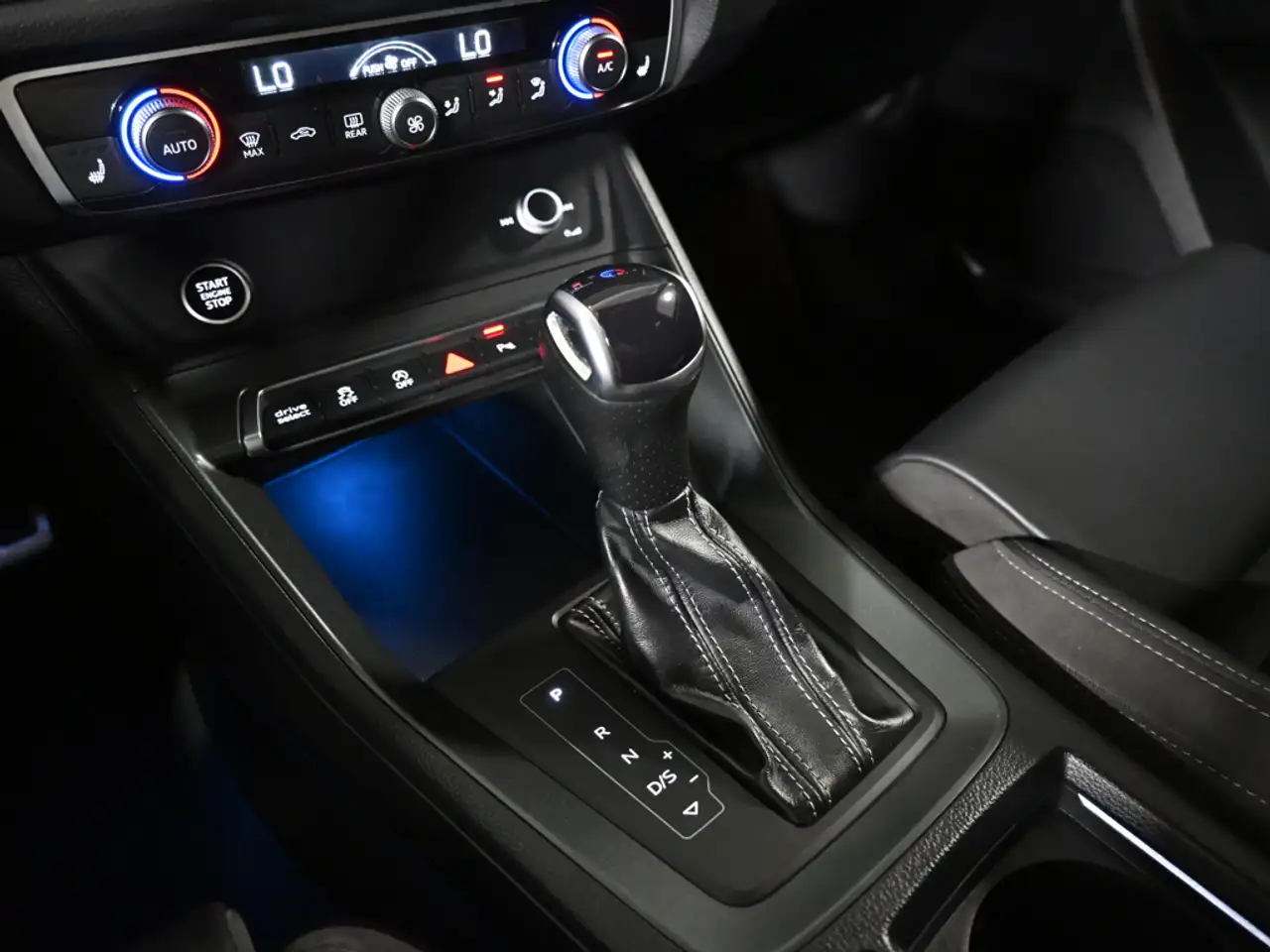 Audi Q3 снимка Audi Q3