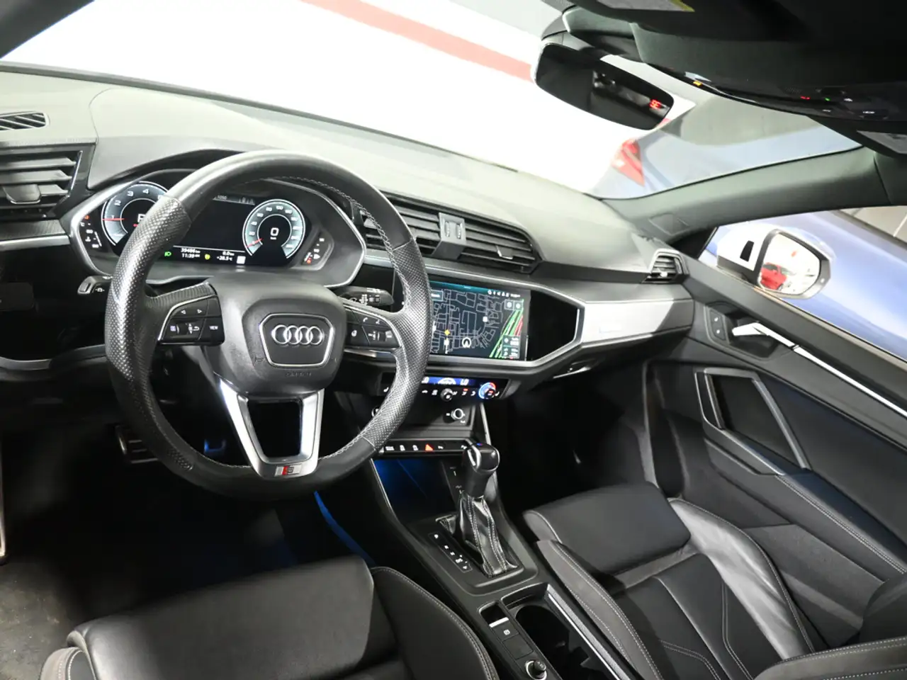 Audi Q3 снимка Audi Q3