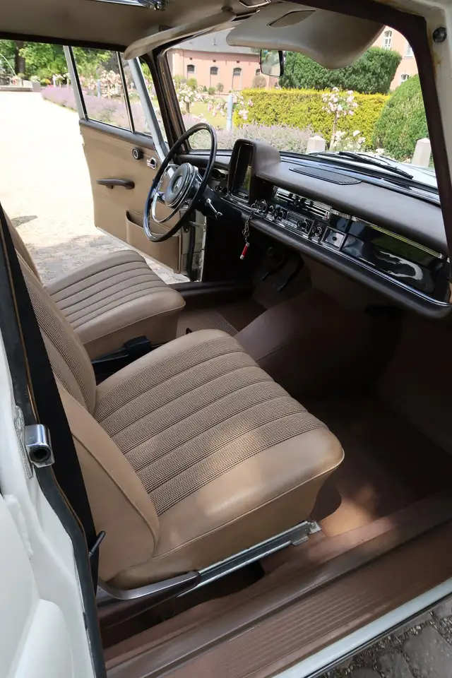 Mercedes-Benz 200 D / 110 Einmalig fast neu, foto 10