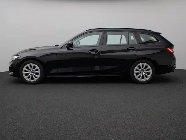 BMW 3 Series view 11