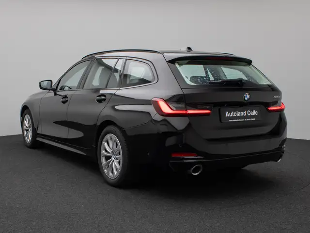 BMW 3 Series view 9