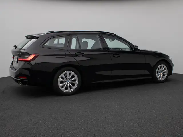 BMW 3 Series view 6