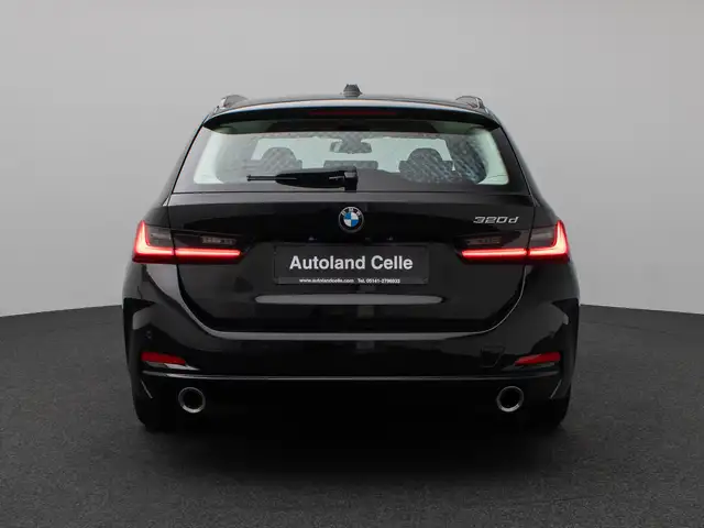 BMW 3 Series view 8