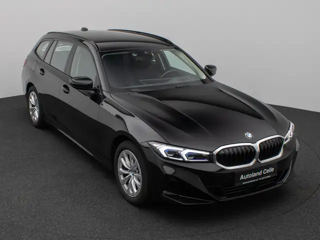 BMW 3 Series view 3