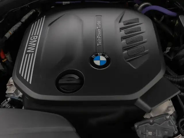BMW 3 Series view 15